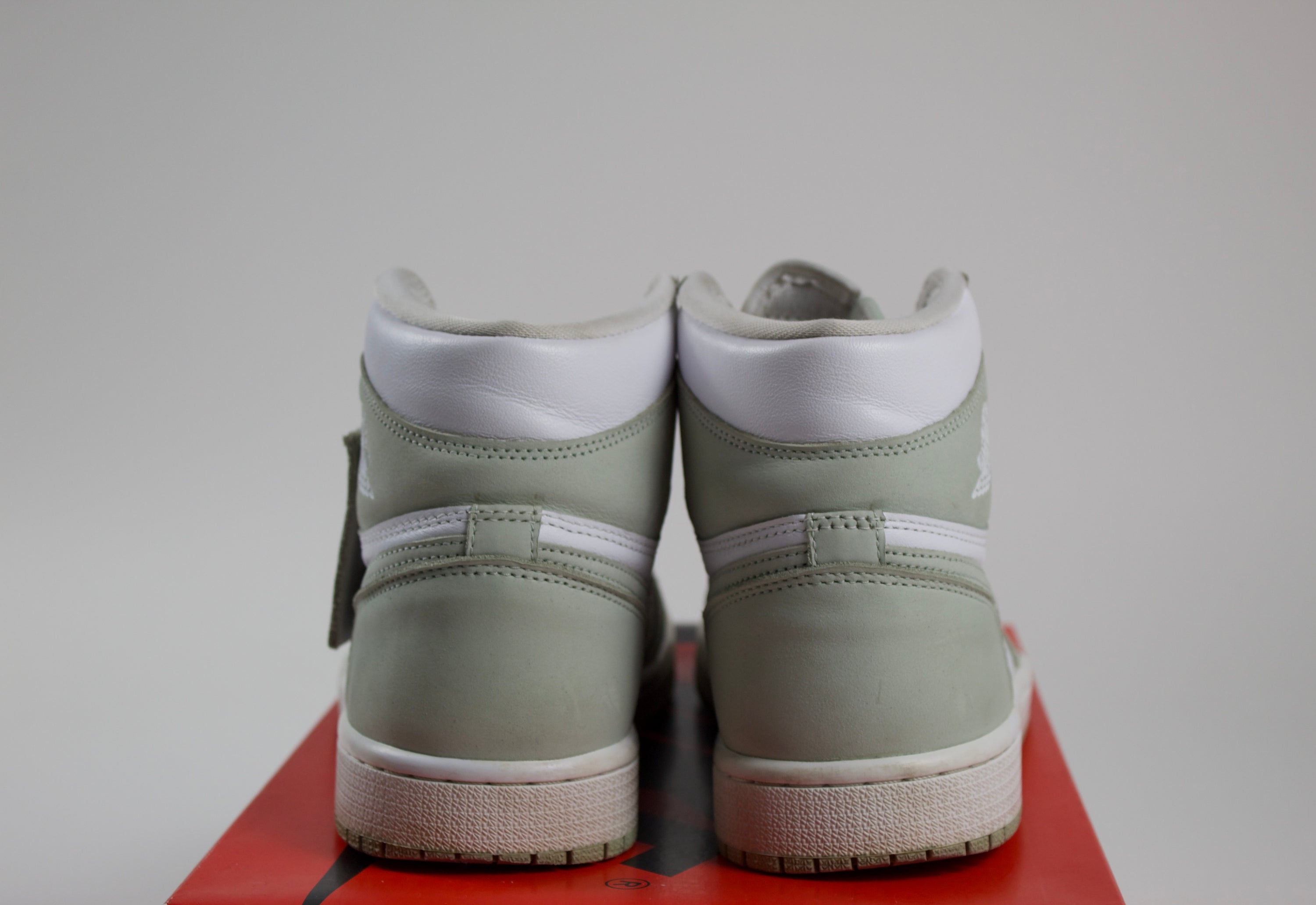 (PRE-OWNED) Jordan 1 Retro High OG Seafoam (WMNS)