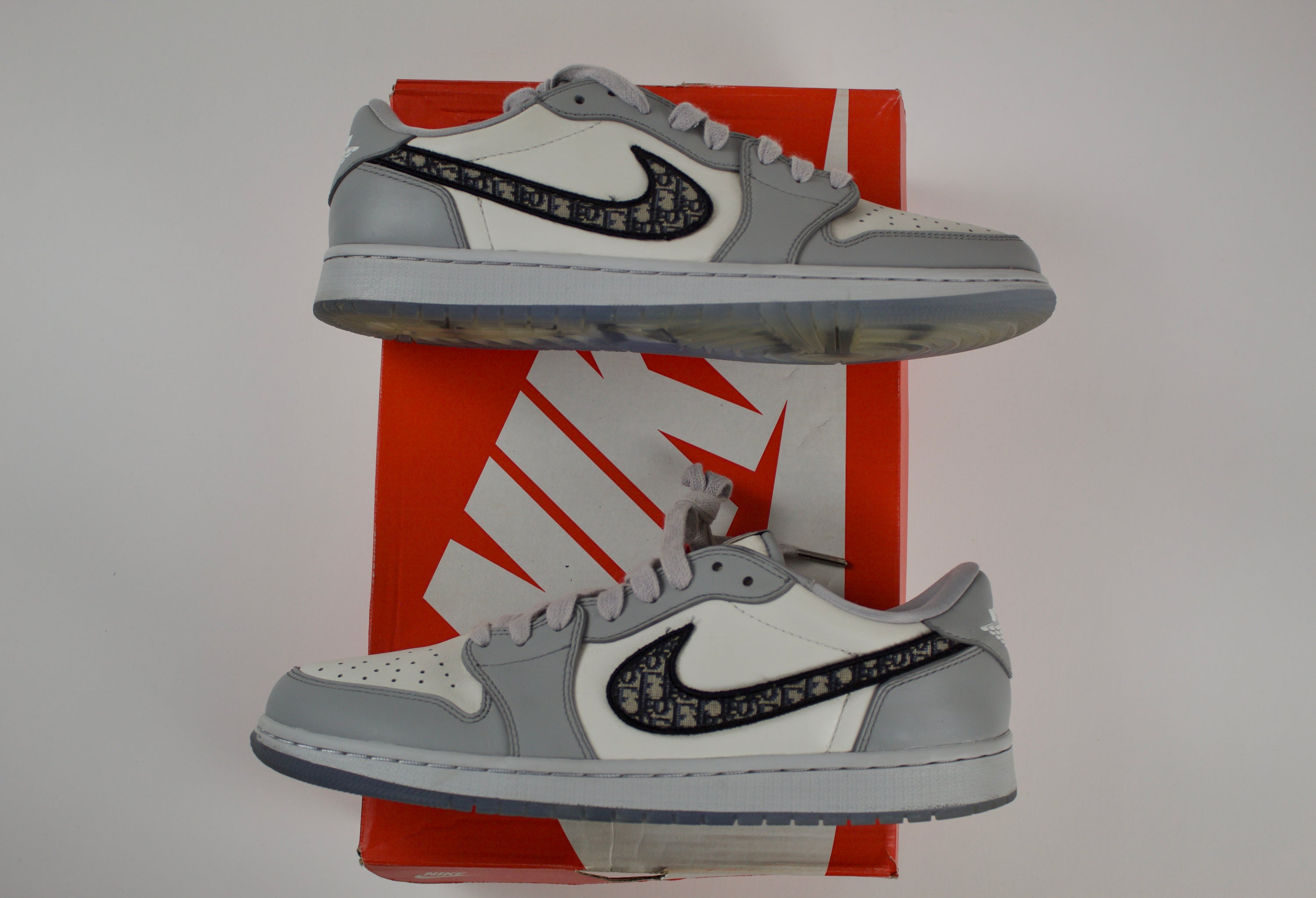 (PRE-OWNED) Jordan 1 Retro Low Dior
