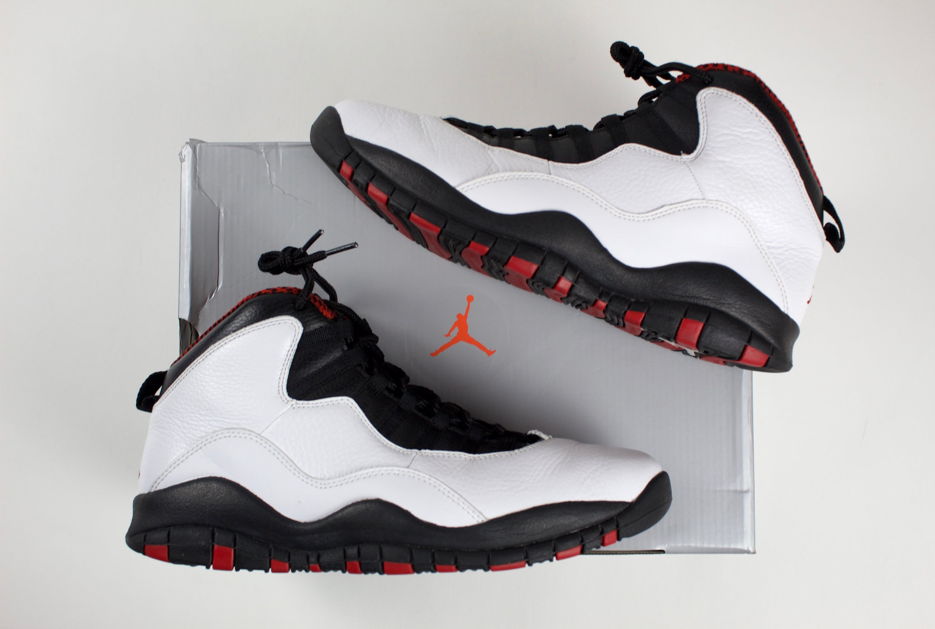 (PRE-OWNED) Jordan 10 Retro Chicago (2012)