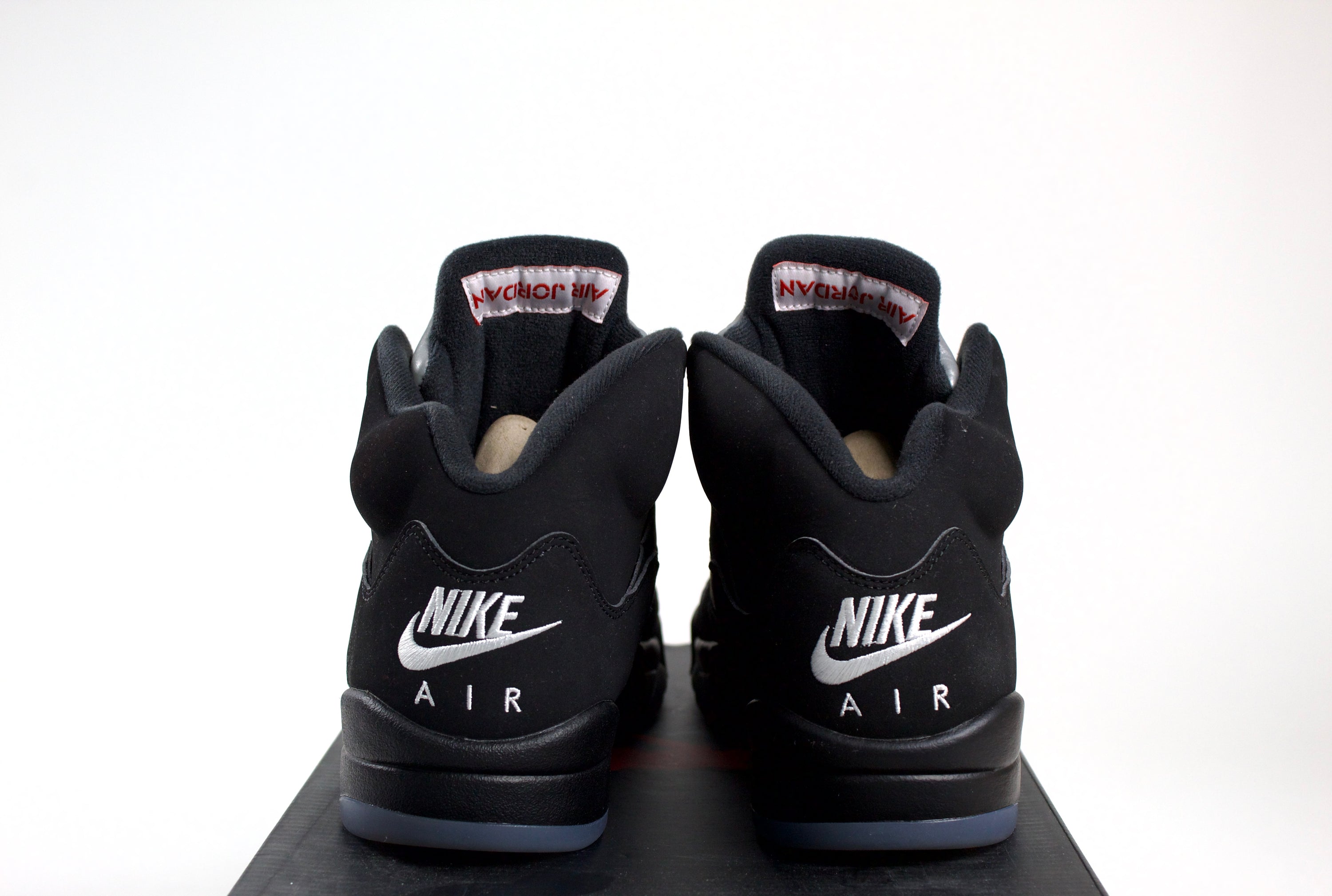 (PRE-OWNED) Jordan 5 Retro Black Metallic (2016)