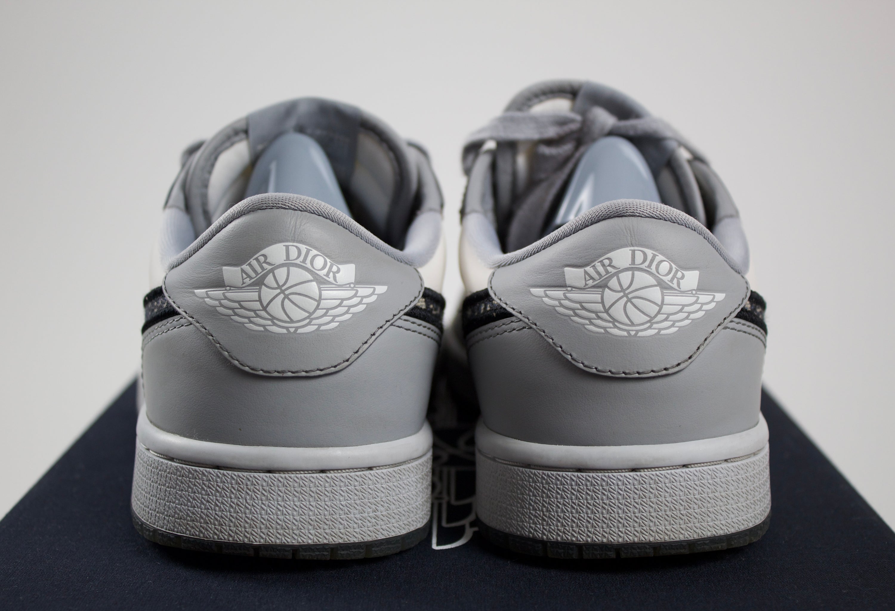 (PRE-OWNED) Jordan 1 Retro Low Dior