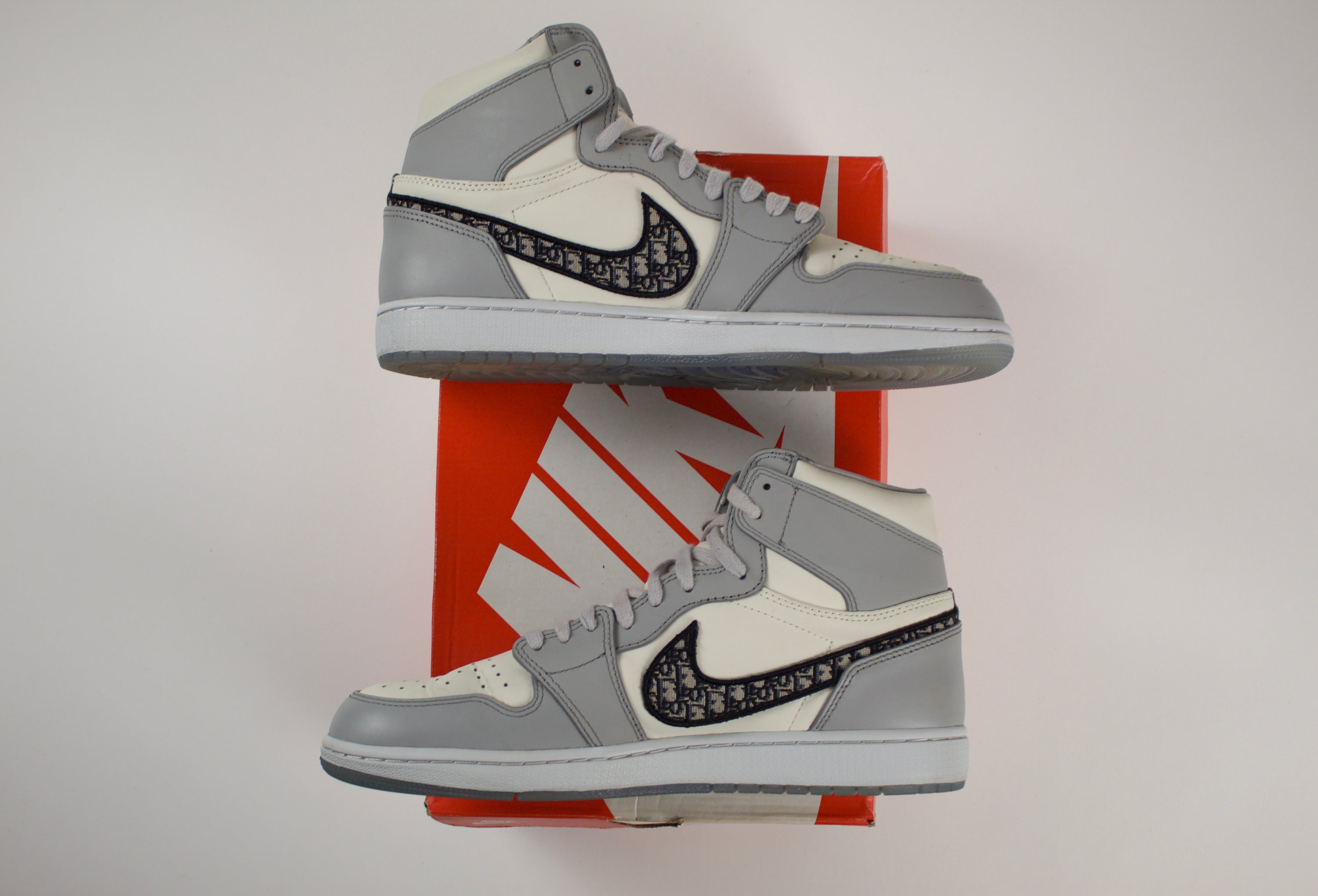 (PRE-OWNED) Jordan 1 Retro High Dior