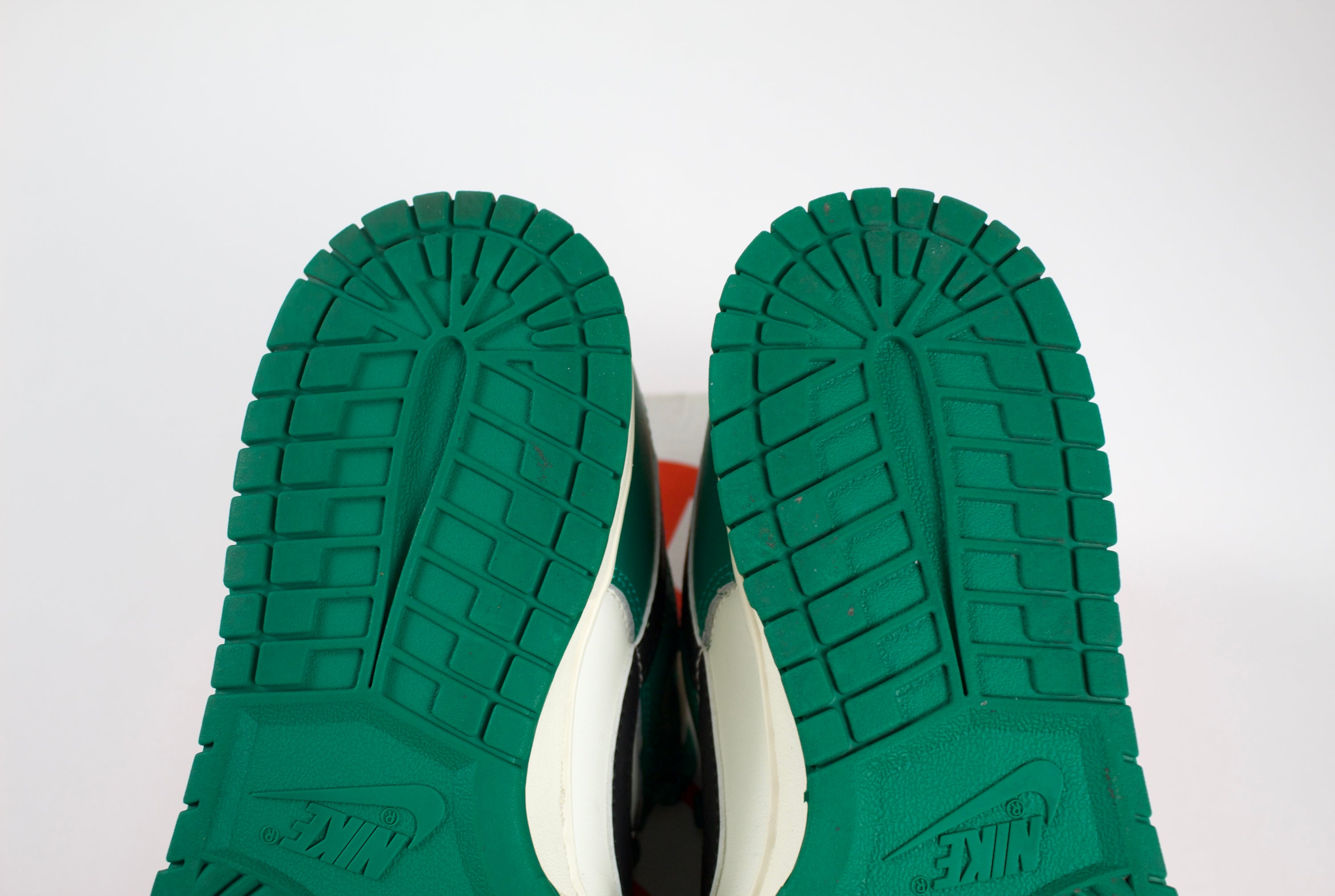 (PRE-OWNED) Nike Dunk Low SE Lottery Pack Malachite Green