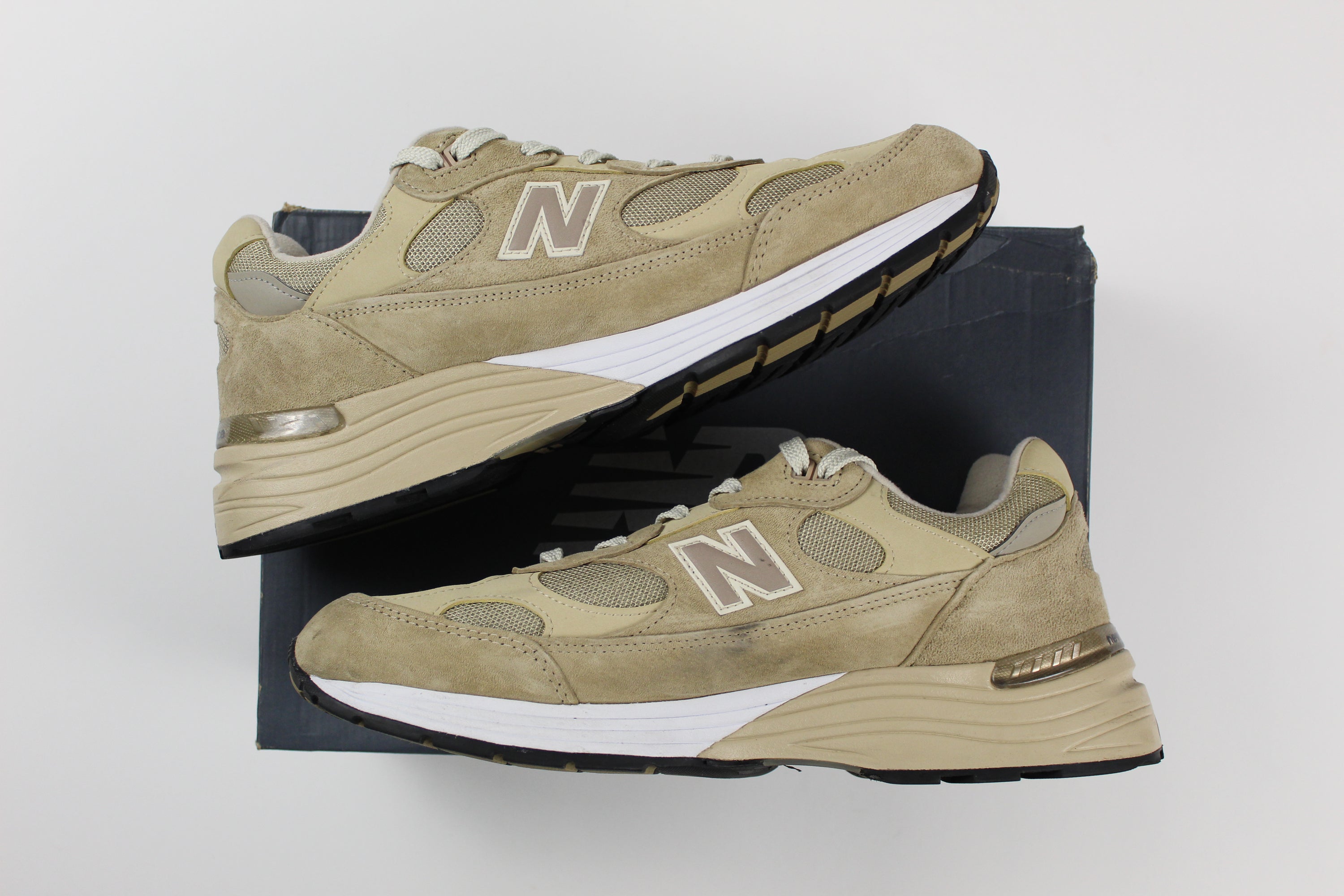 (PRE-OWNED) New Balance 992 Tan