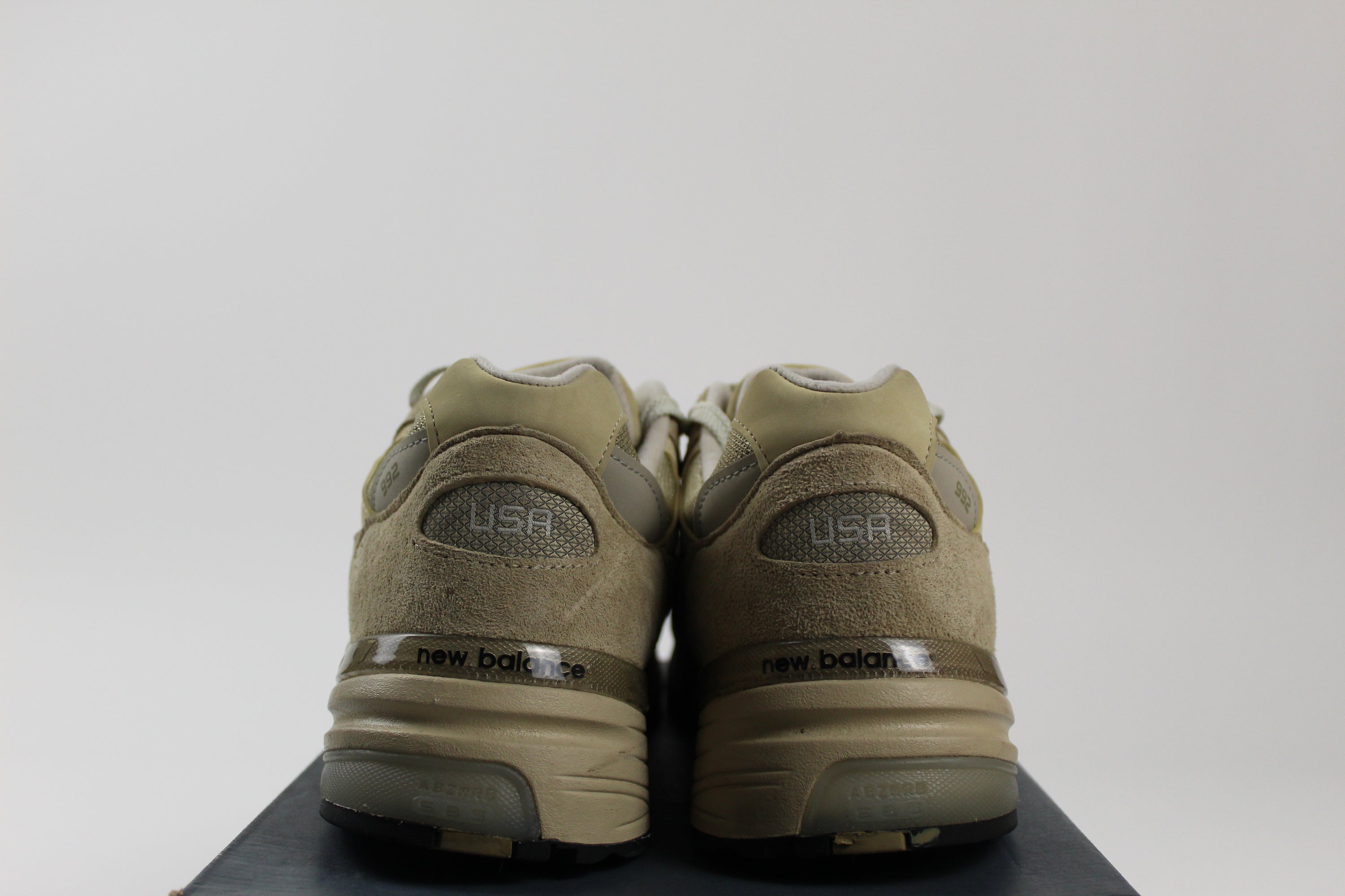 (PRE-OWNED) New Balance 992 Tan