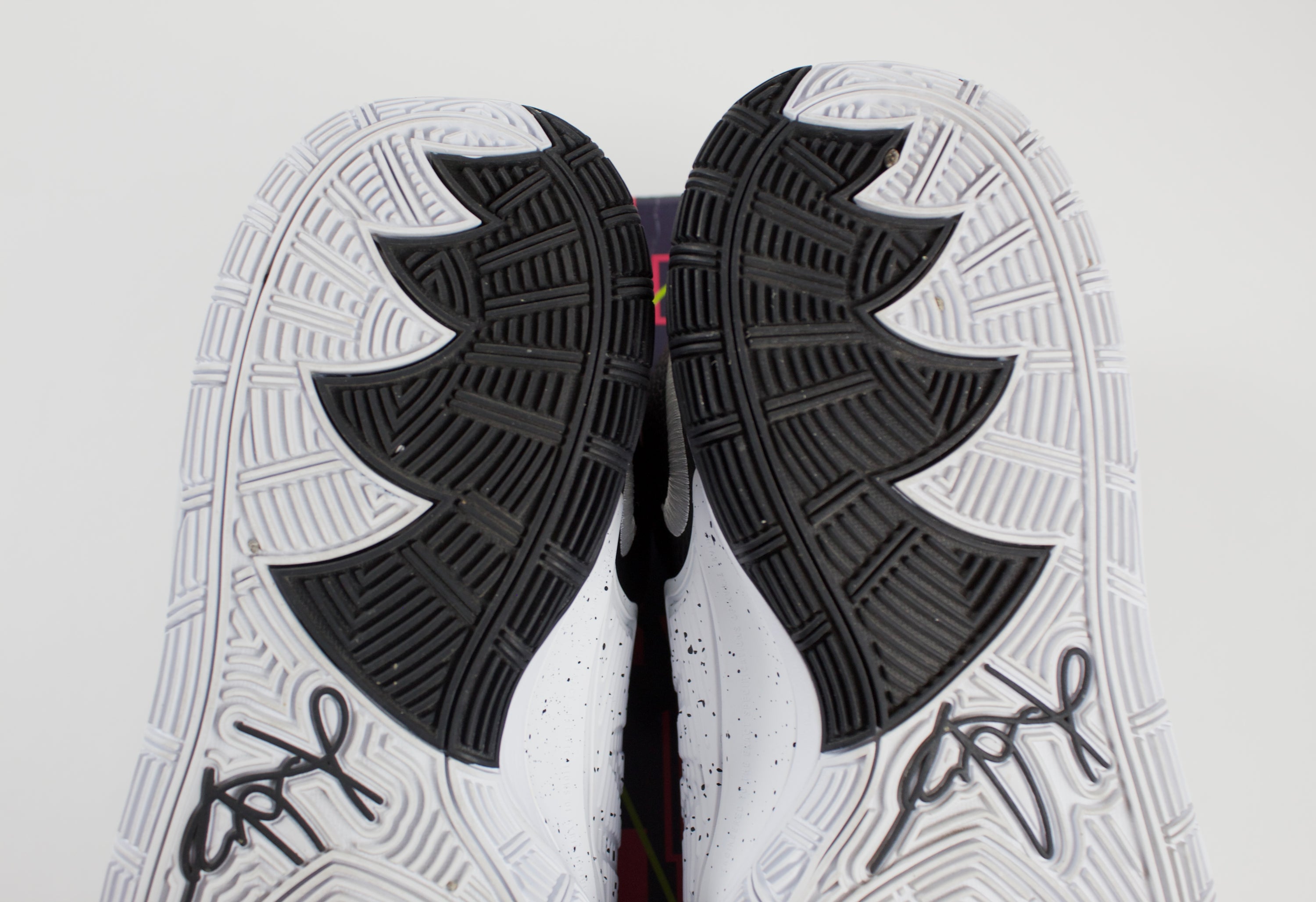 (PRE-OWNED) Nike Kyrie 6 Team Black White