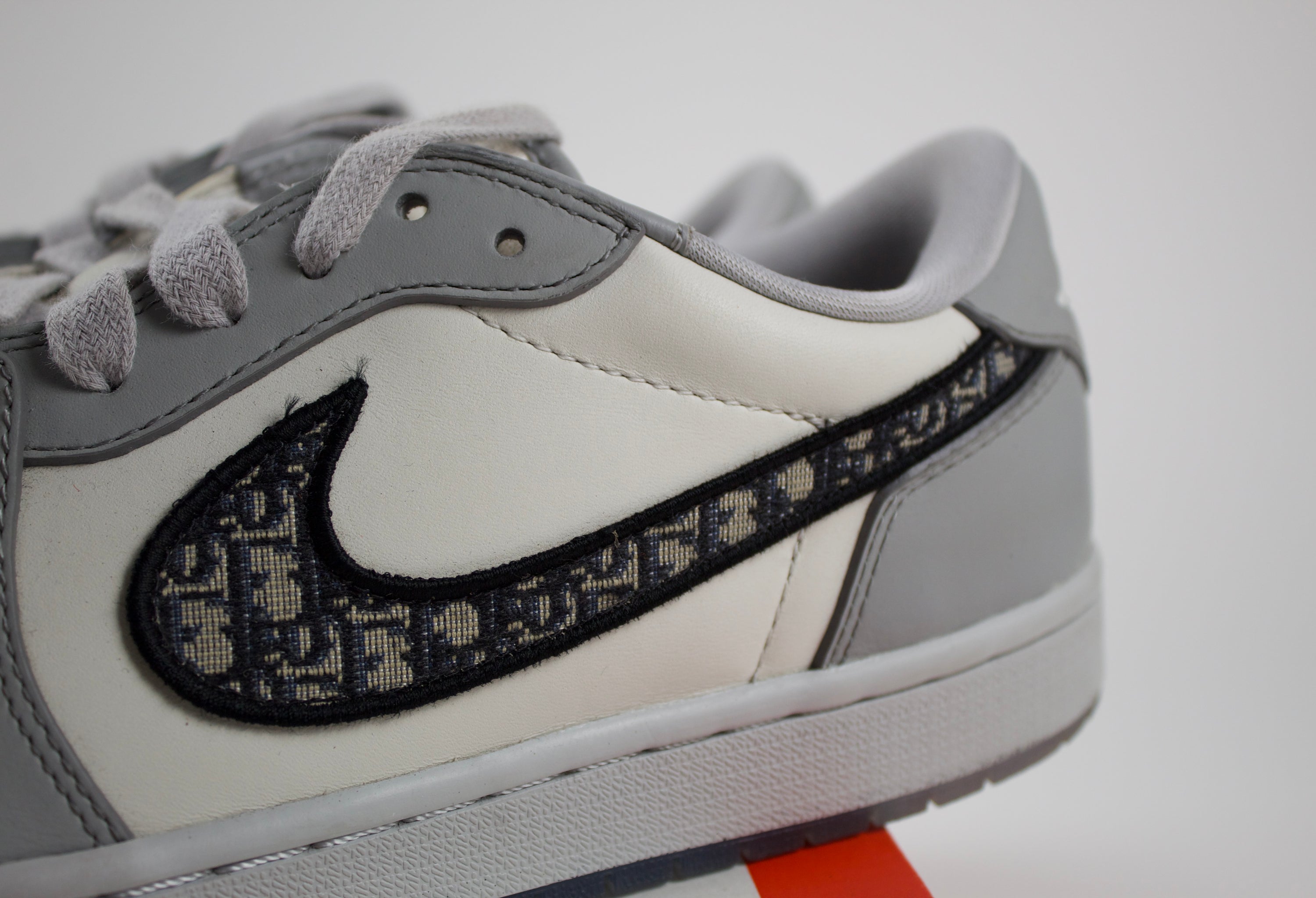 (PRE-OWNED) Jordan 1 Retro Low Dior