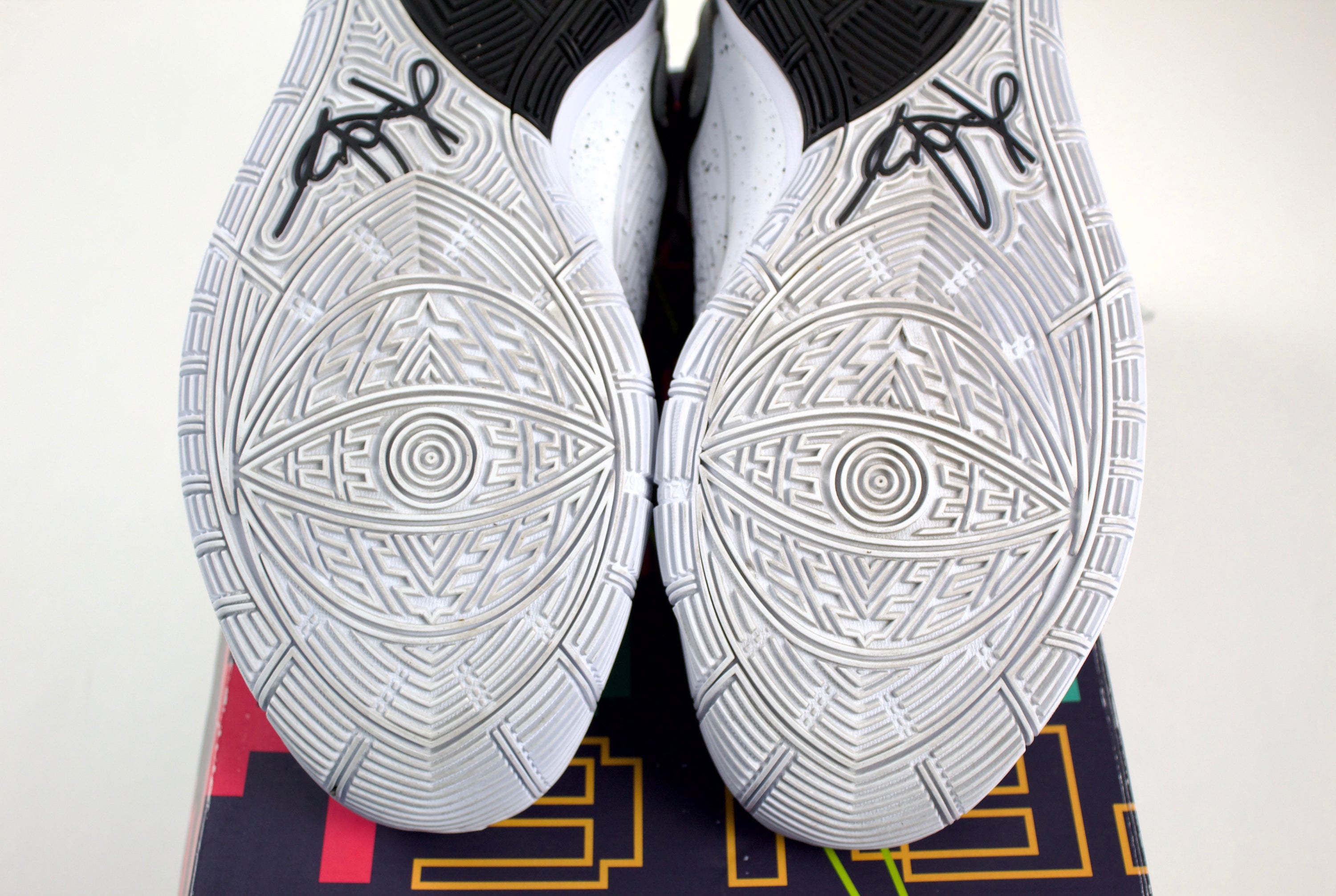 (PRE-OWNED) Nike Kyrie 6 Team Black White