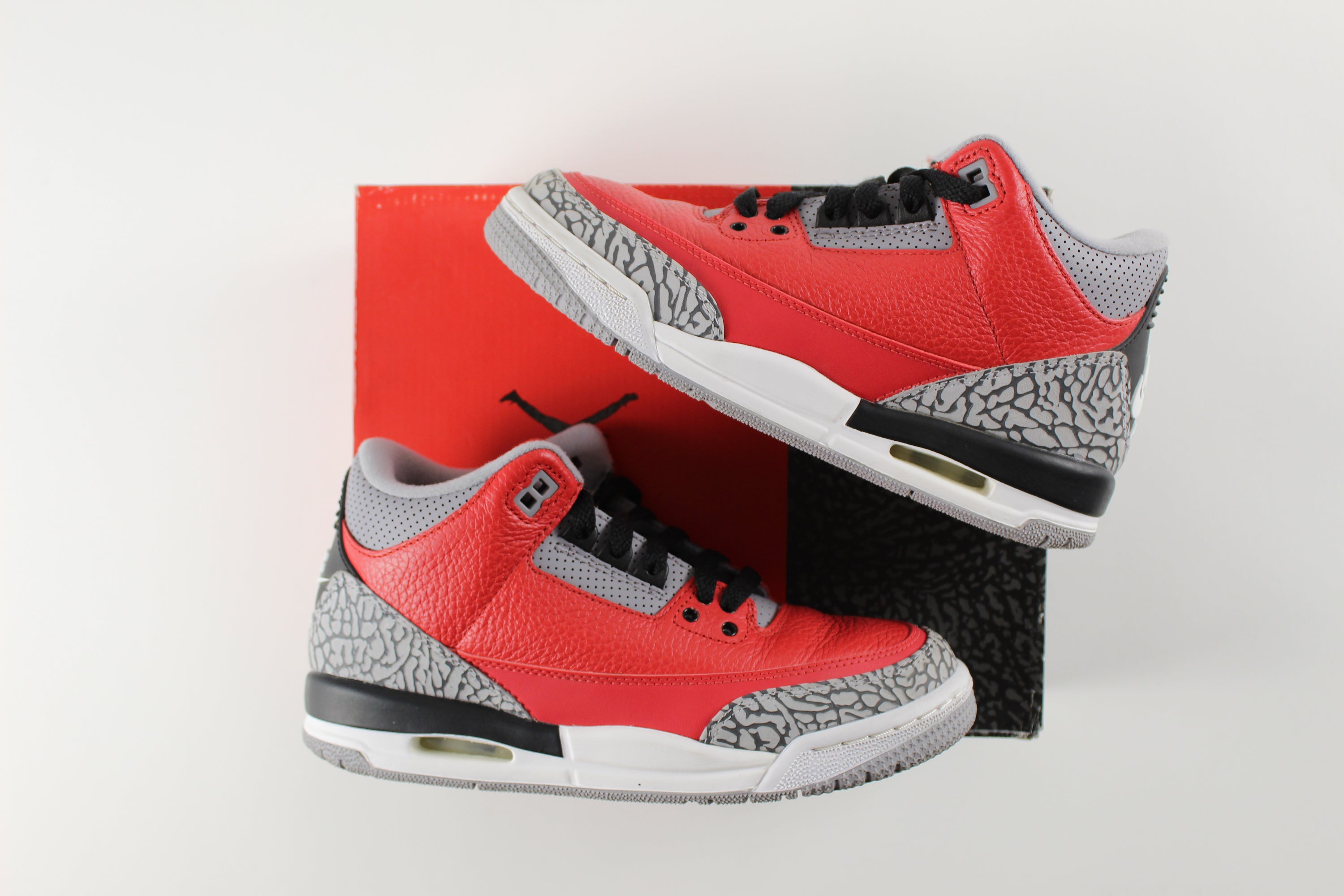 (PRE-OWNED) Jordan 3 Retro SE Fire Red (GS)