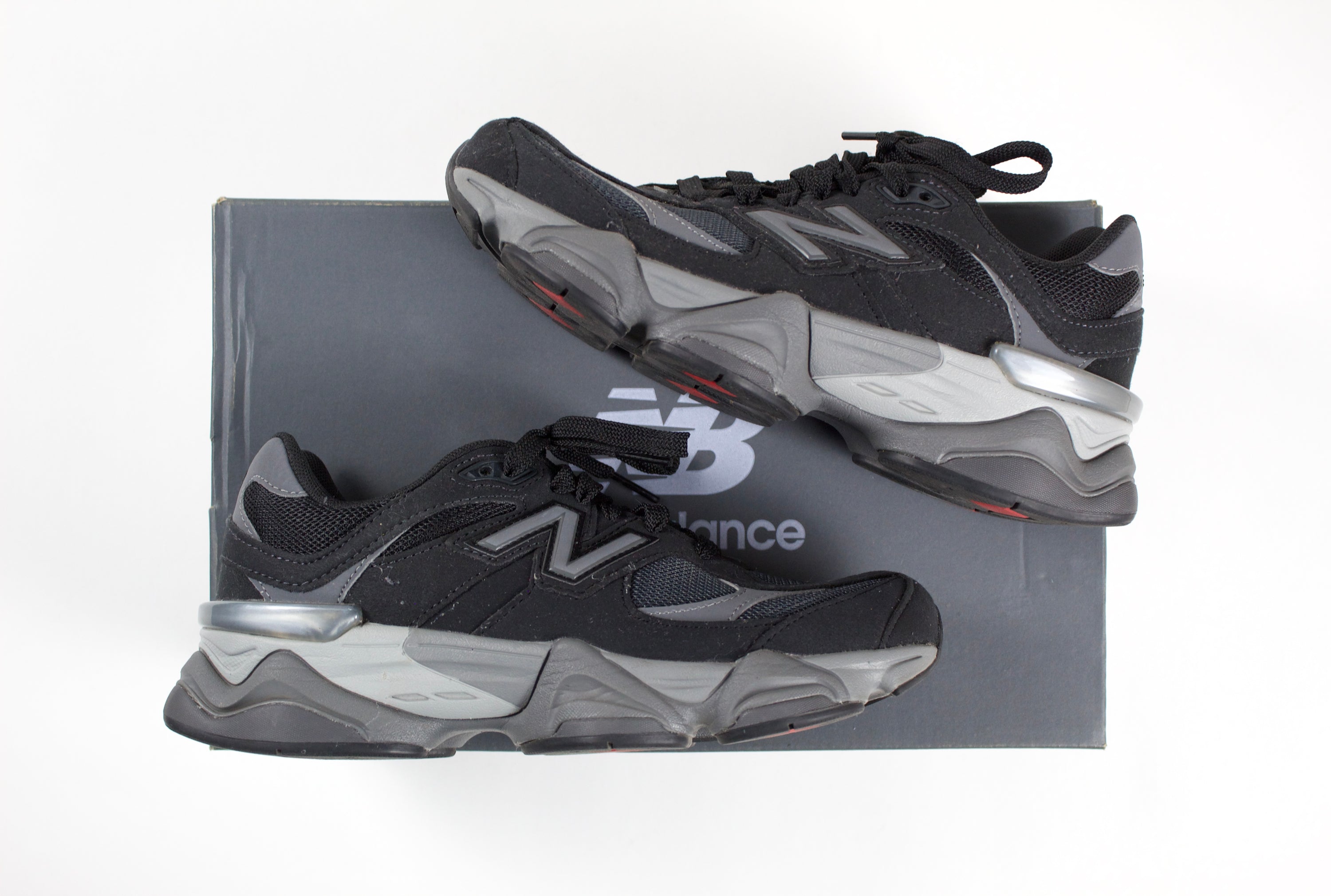 (PRE-OWNED) New Balance 9060 Black Grey (GS)