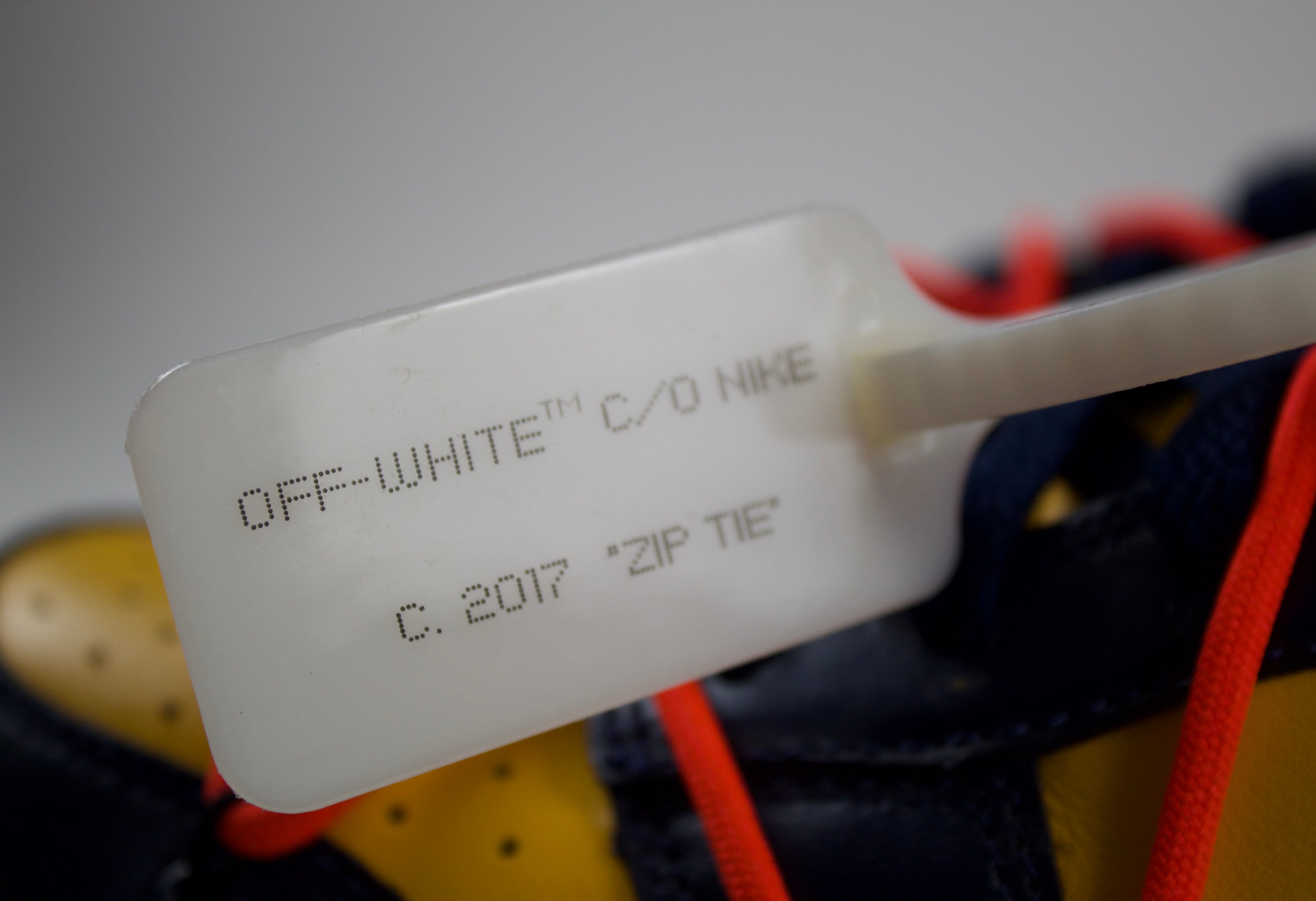 Nike Dunk Low Off-White University Gold