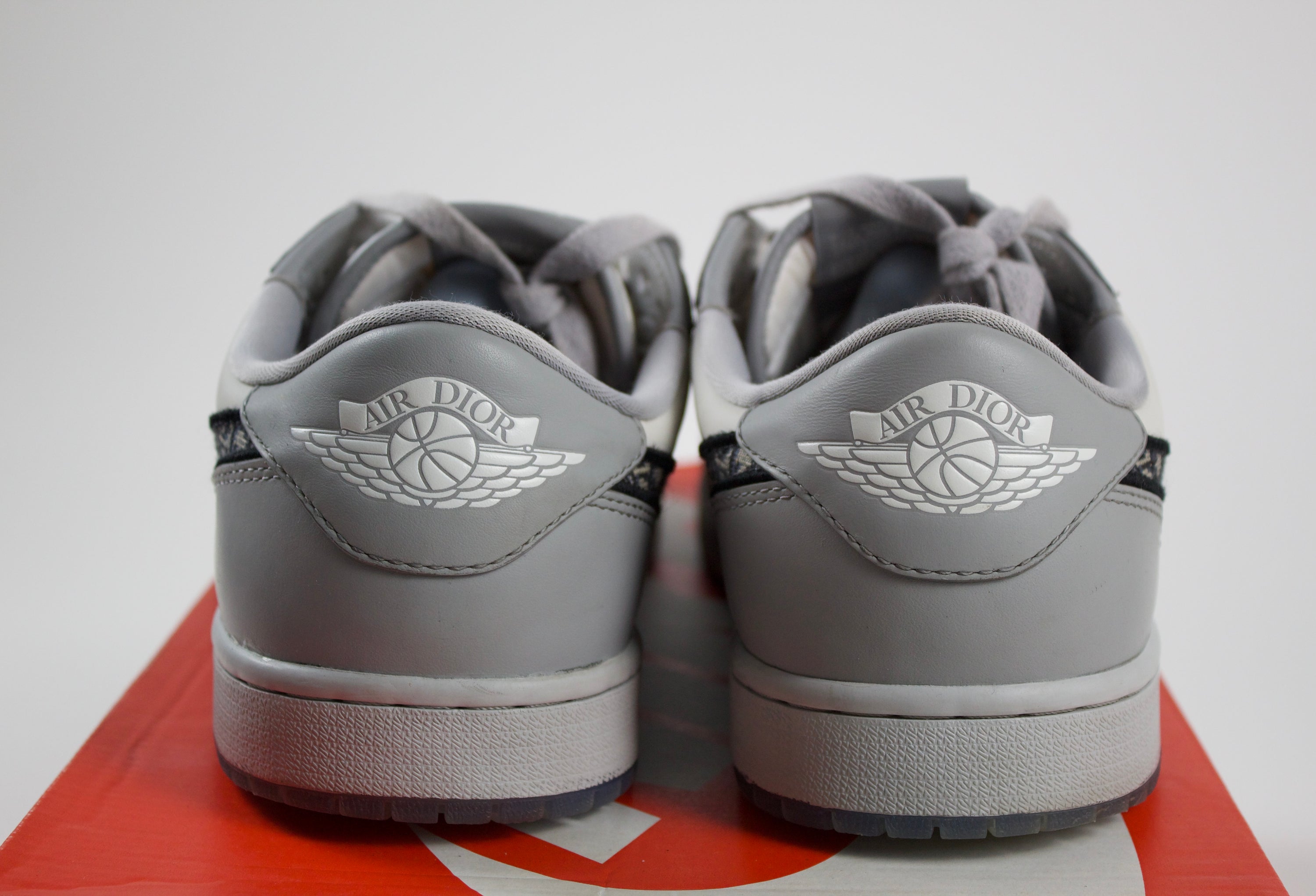 (PRE-OWNED) Jordan 1 Retro Low Dior