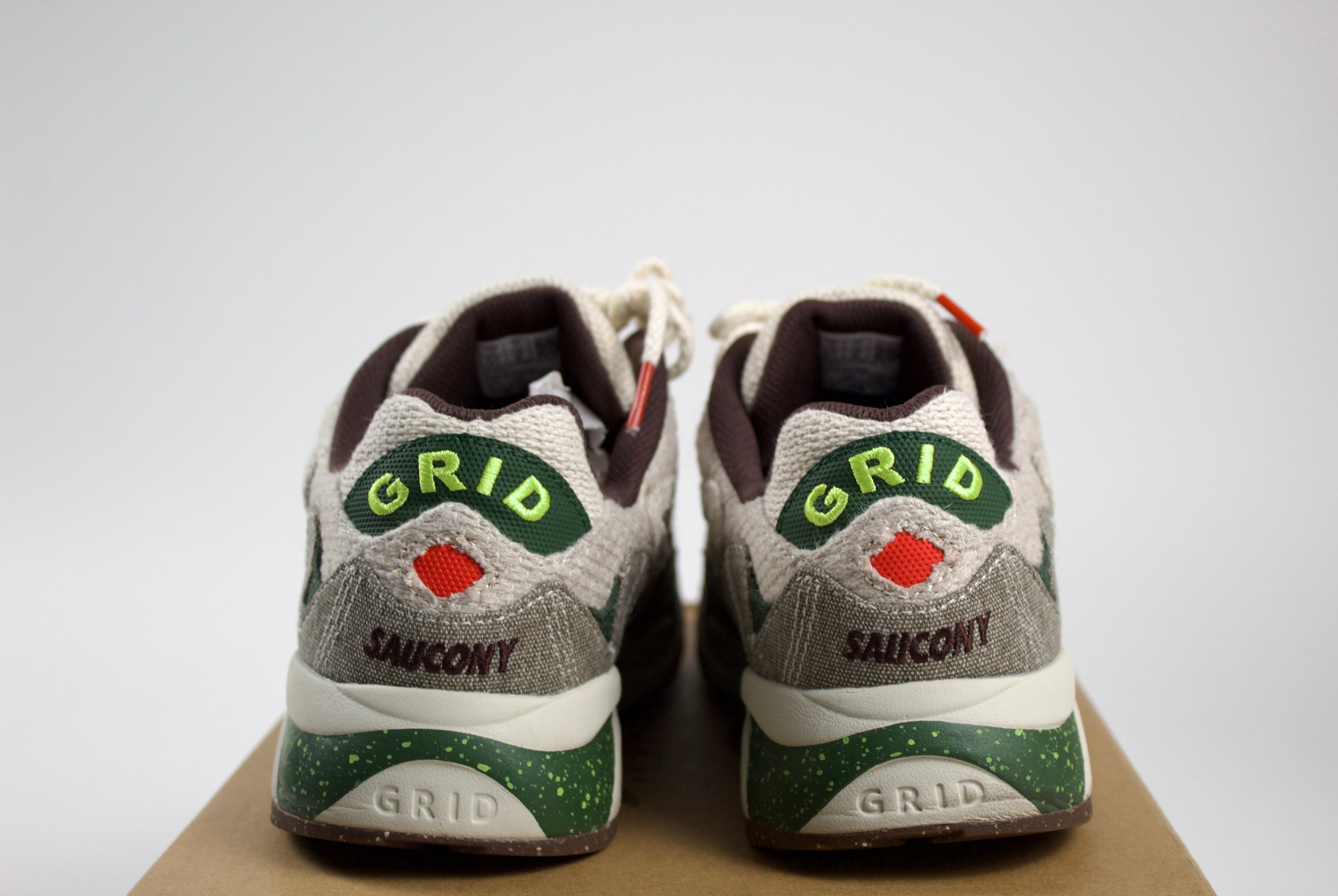 (PRE-OWNED) Saucony Grid Shadow 2 Bodega Jaunt Woven