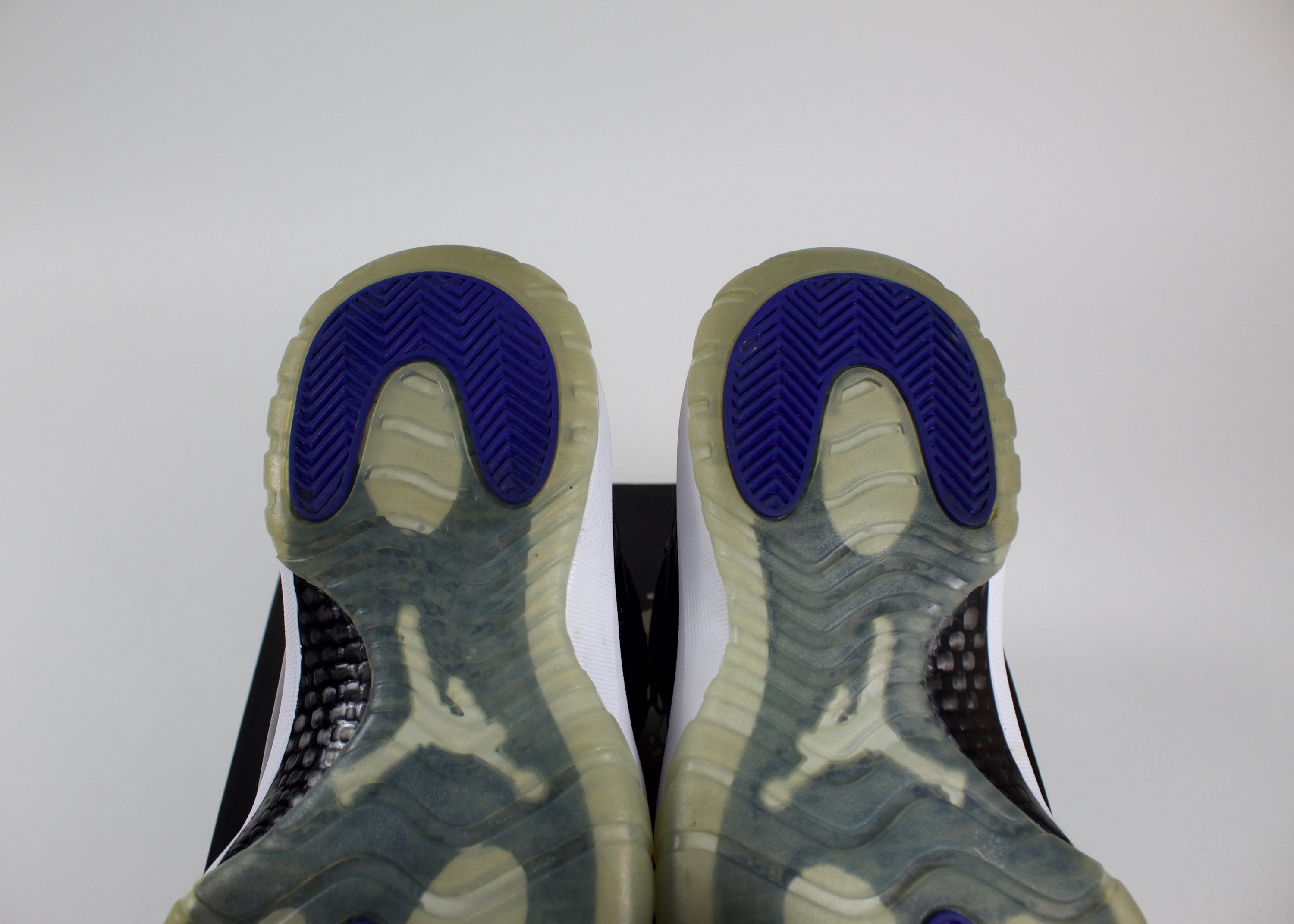 (PRE-OWNED) Jordan 11 Retro Space Jam (2016)