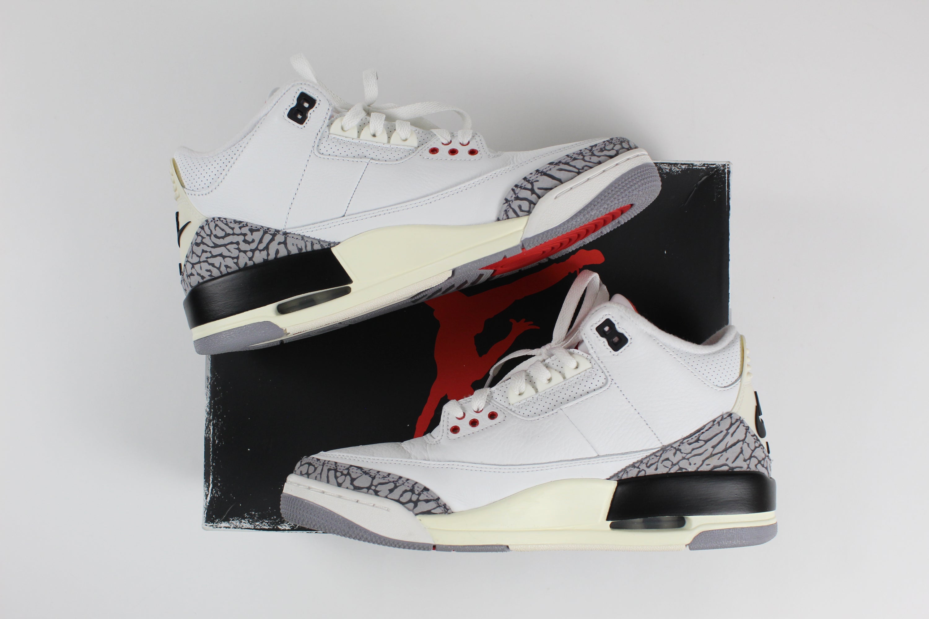 (PRE-OWNED) Jordan 3 Retro White Cement Reimagined