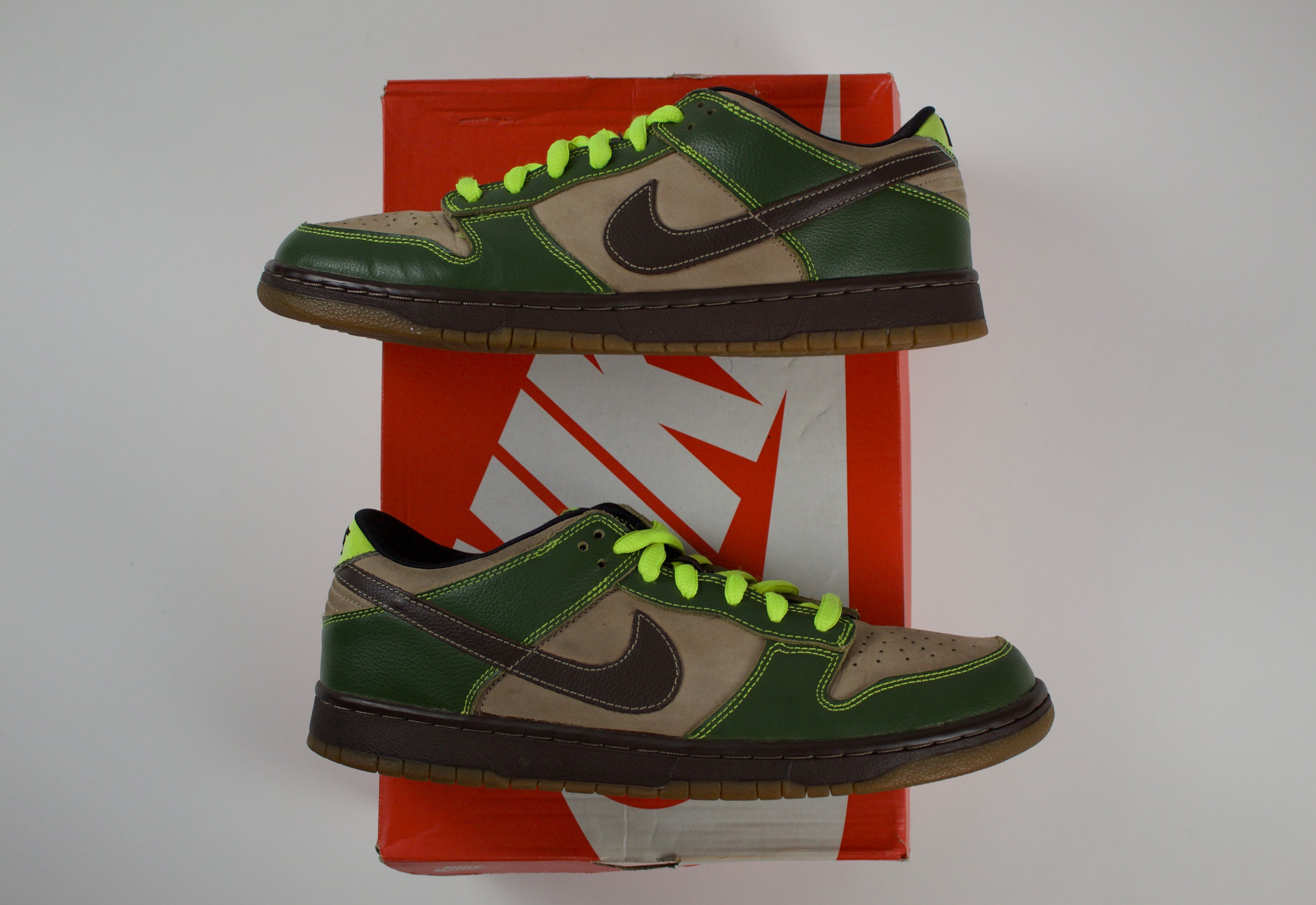 (PRE-OWNED) Nike SB Dunk Low Jedi
