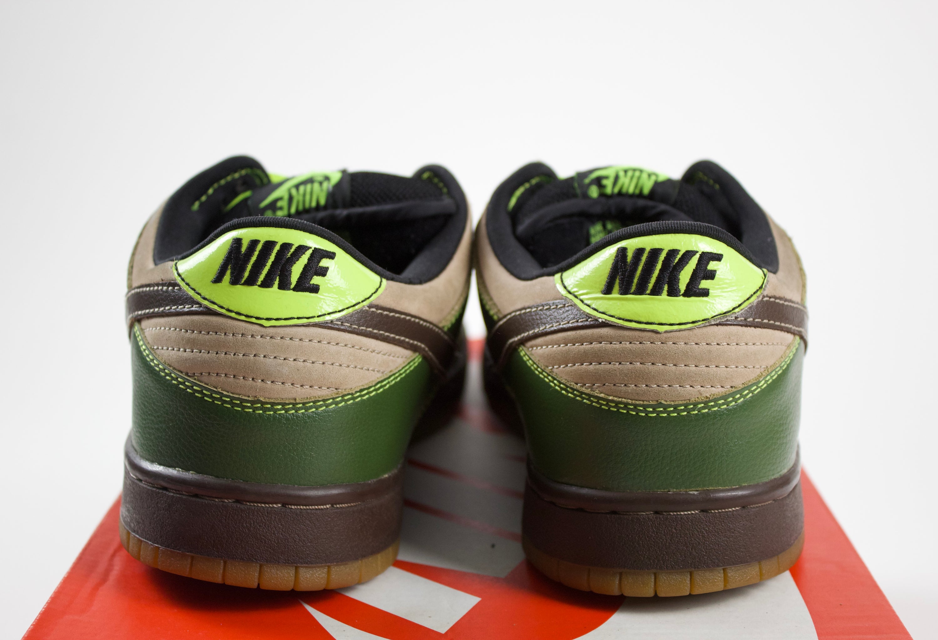 (PRE-OWNED) Nike SB Dunk Low Jedi