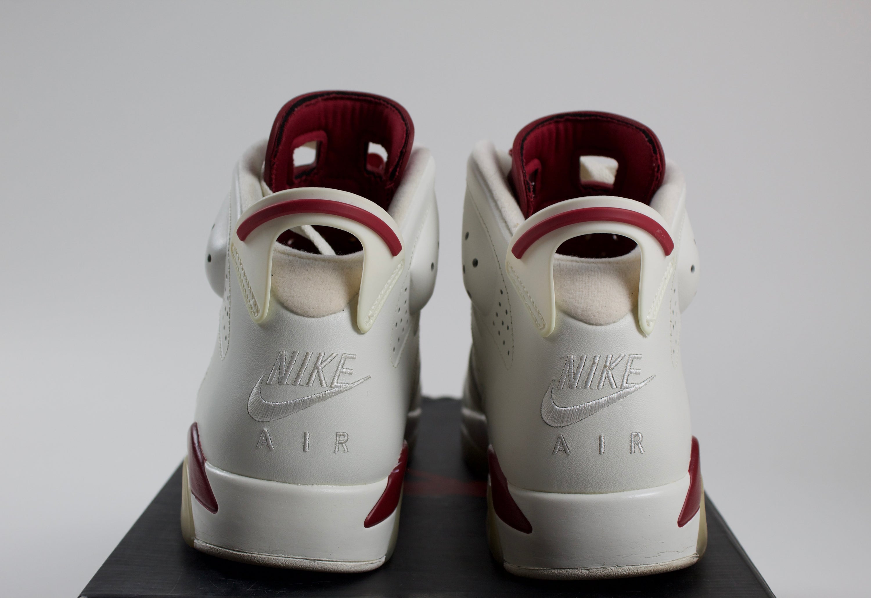 (PRE-OWNED) Jordan 6 Retro Maroon (2015)