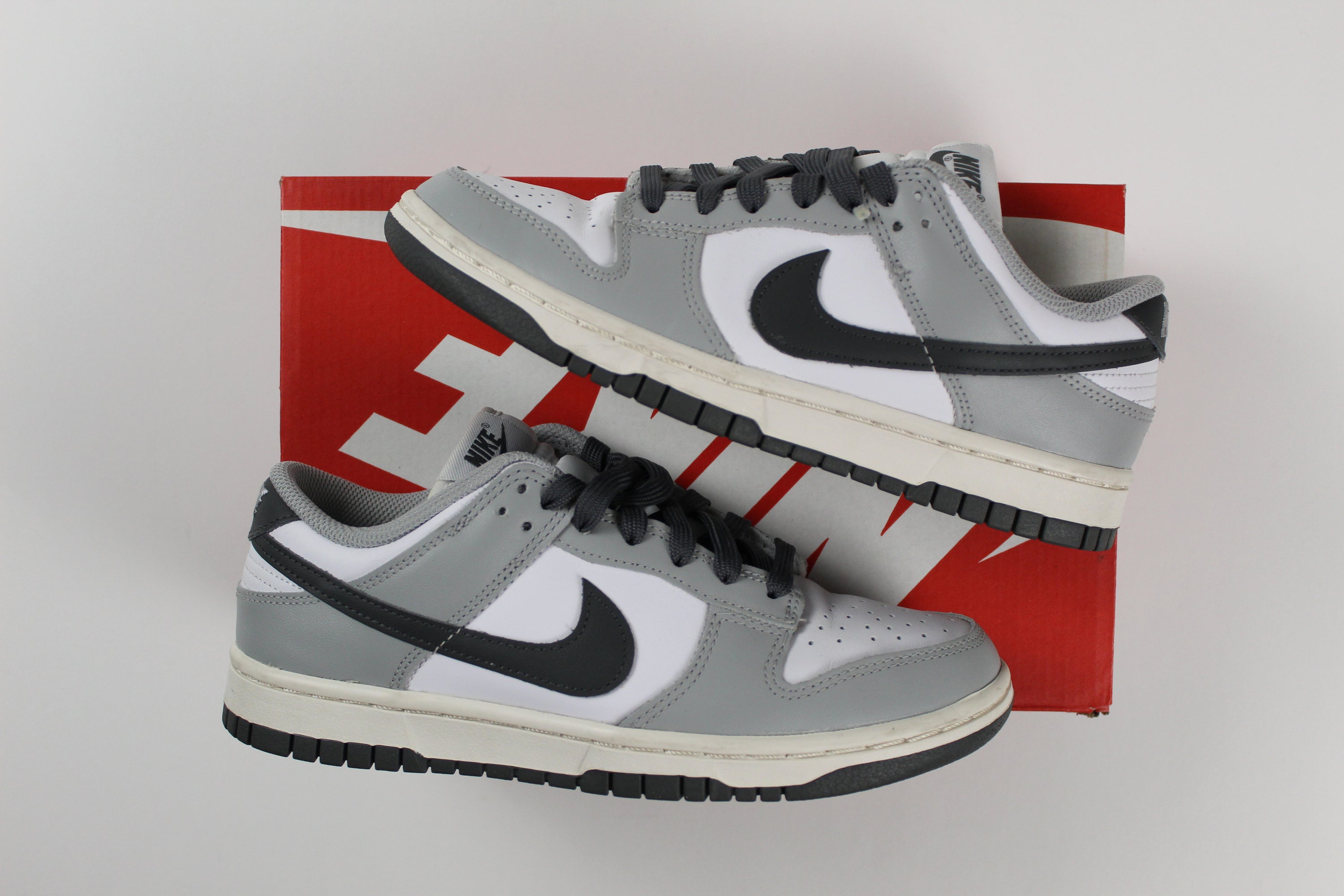 (PRE-OWNED) Nike Dunk Low Light Smoke Grey (WMNS)