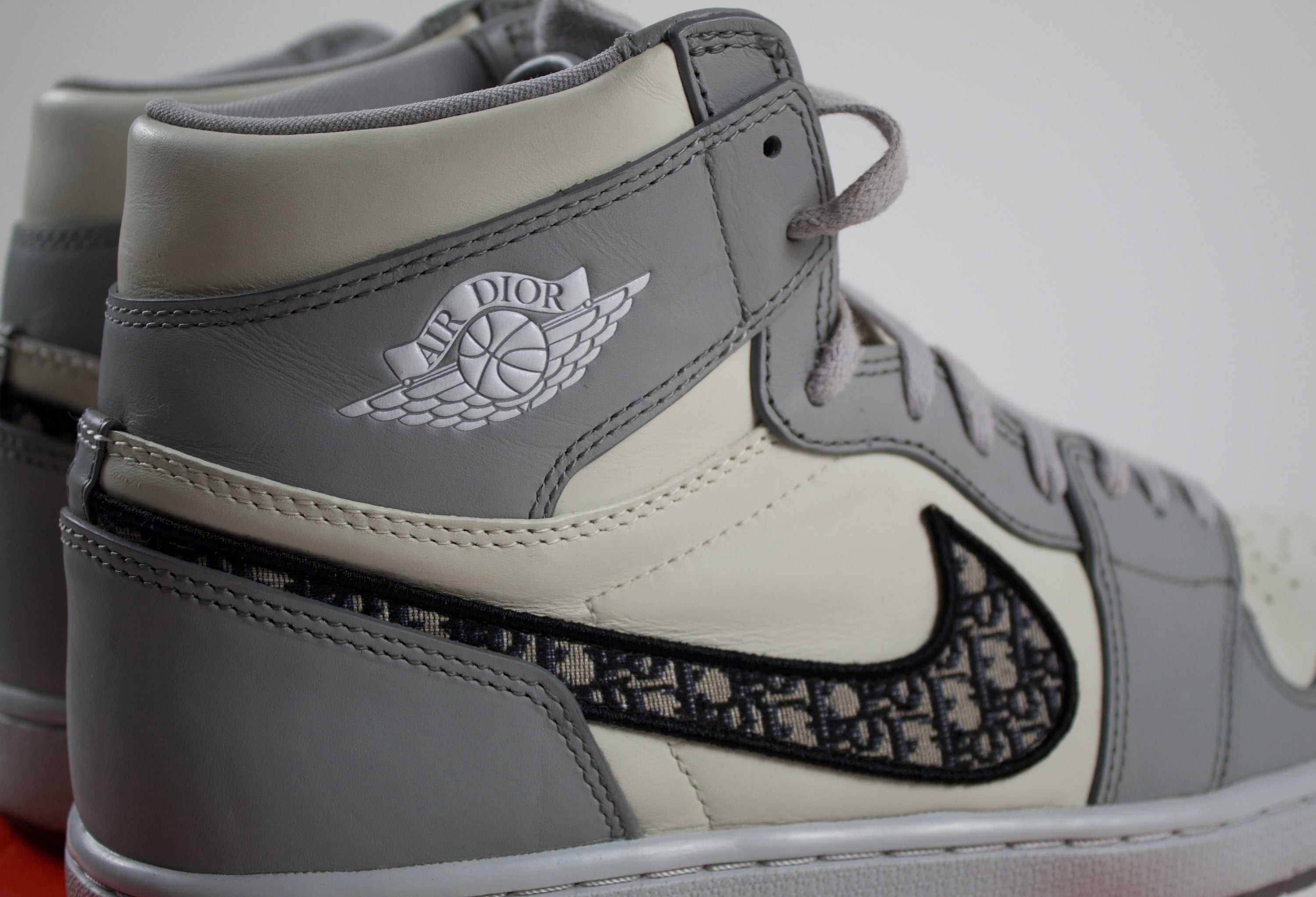 (PRE-OWNED) Jordan 1 Retro High Dior
