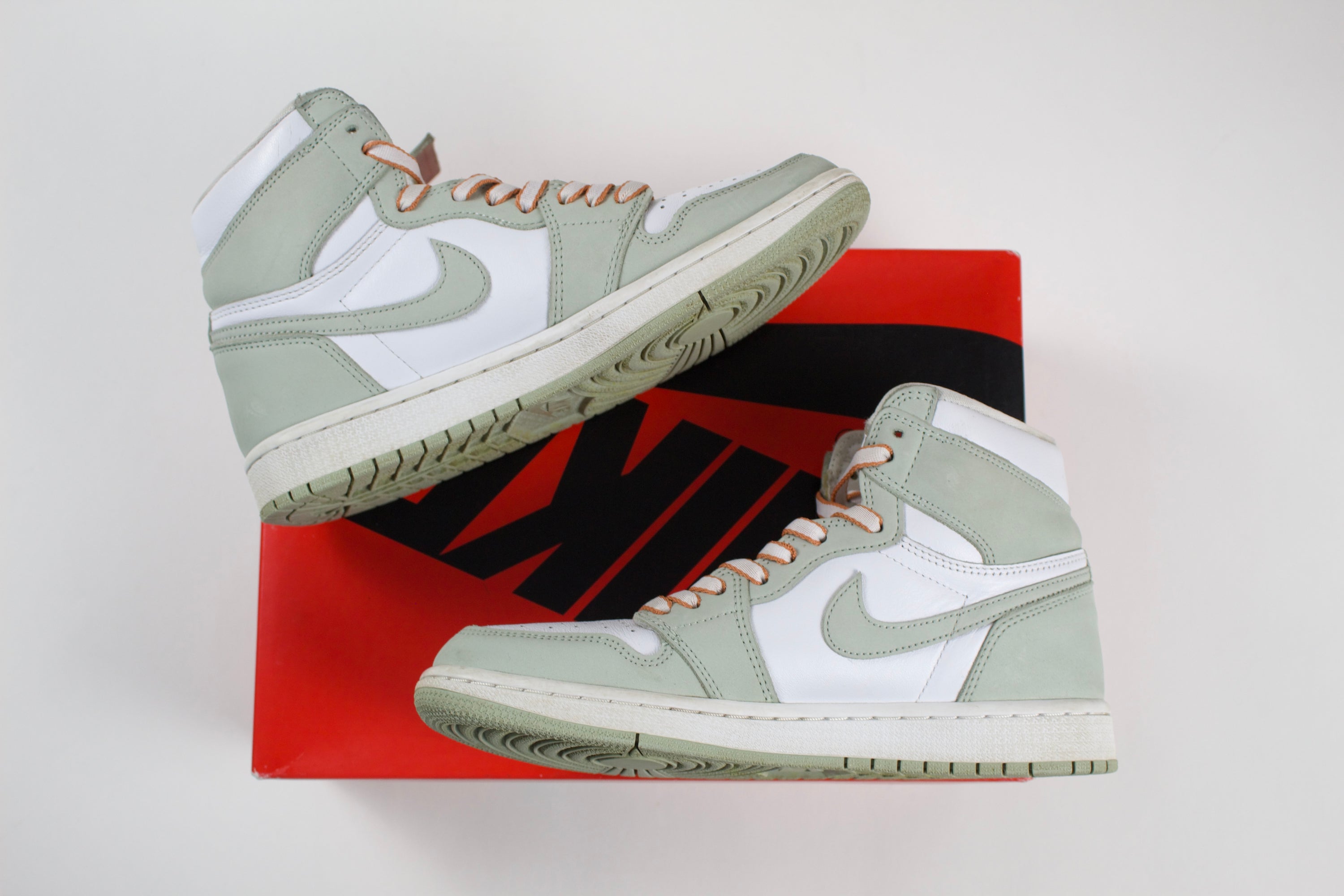 (PRE-OWNED) Jordan 1 Retro High OG Seafoam (WMNS)