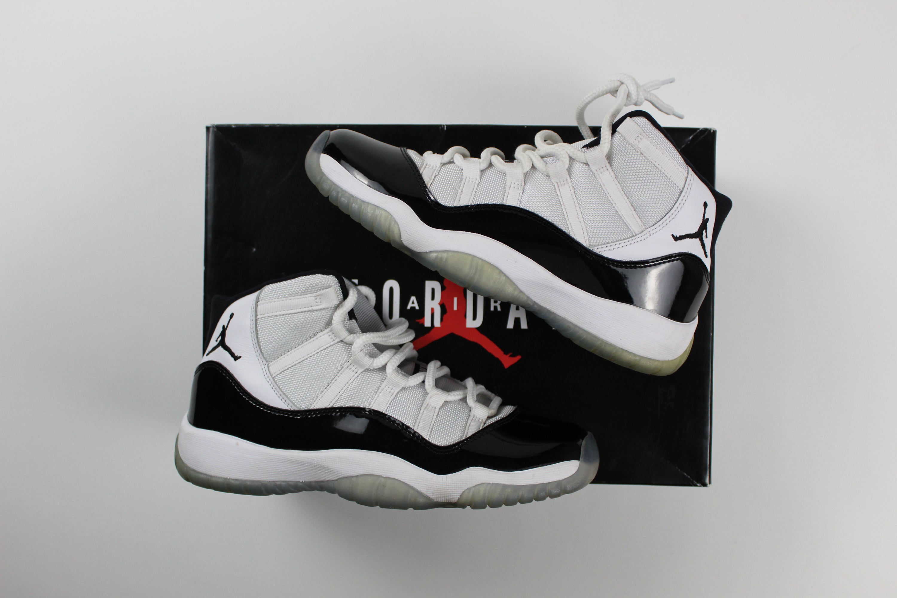 (PRE-OWNED) Jordan 11 Retro Concord (2018) (GS)