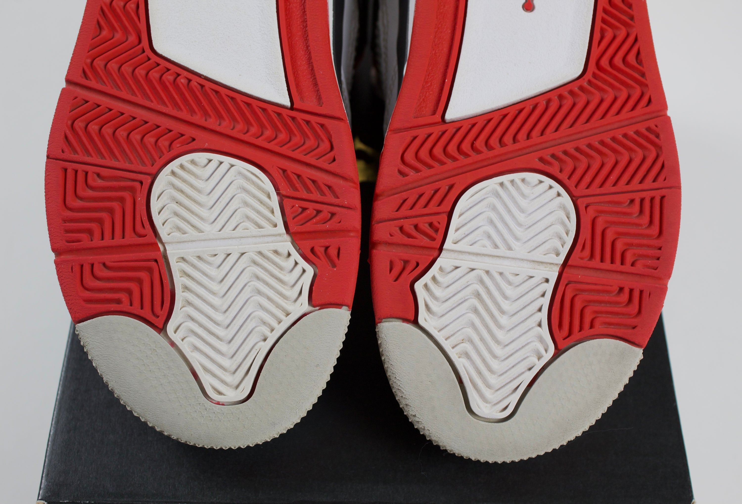 (PRE-OWNED) Jordan 4 Retro Fire Red (2020) (PS)