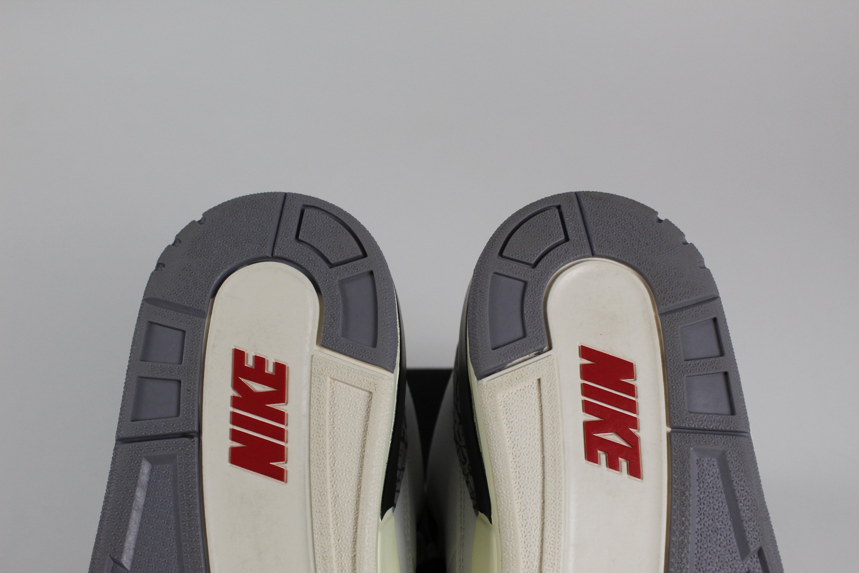 (PRE-OWNED) Jordan 3 Retro White Cement Reimagined