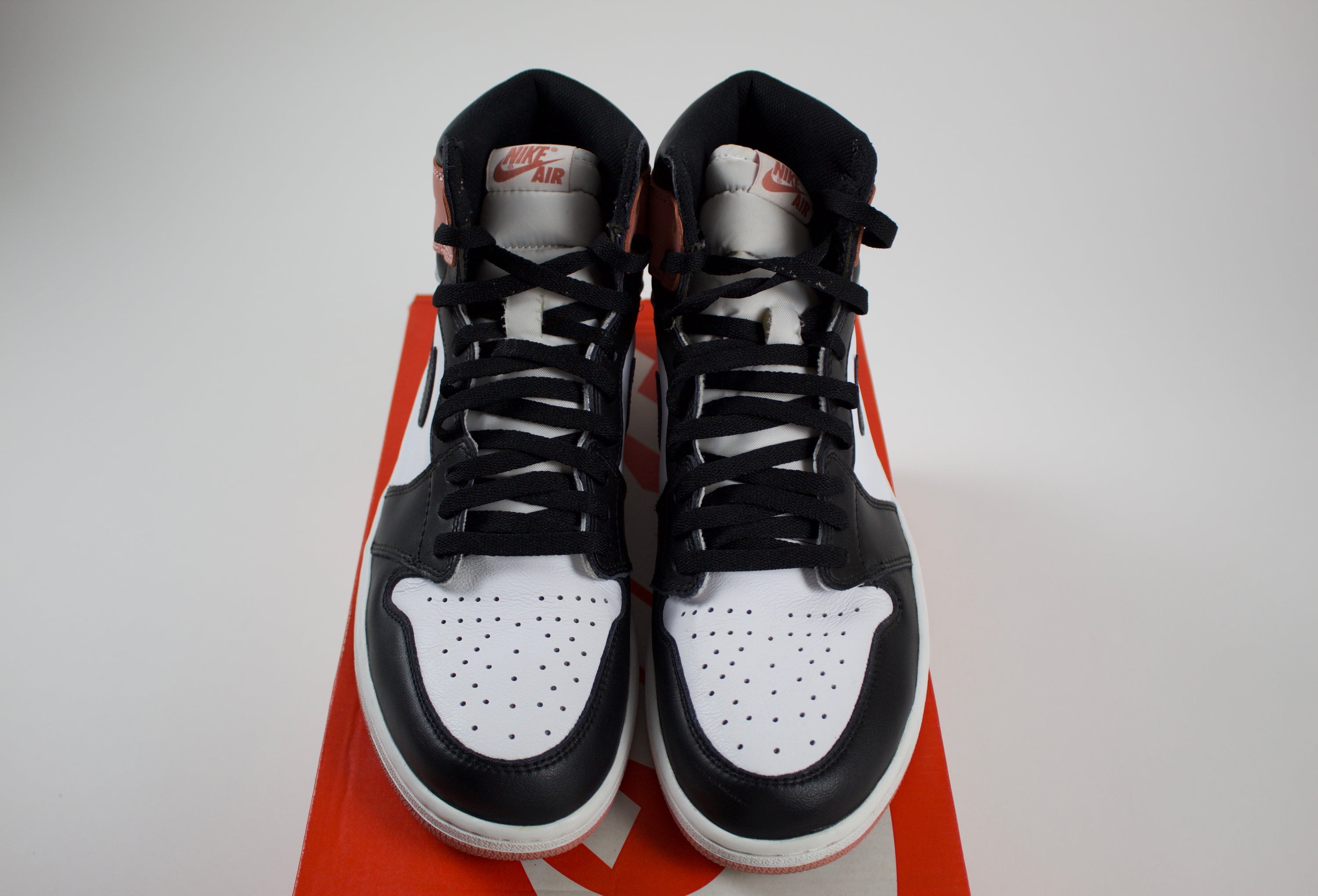 (PRE-OWNED) Jordan 1 Retro High Rust Pink