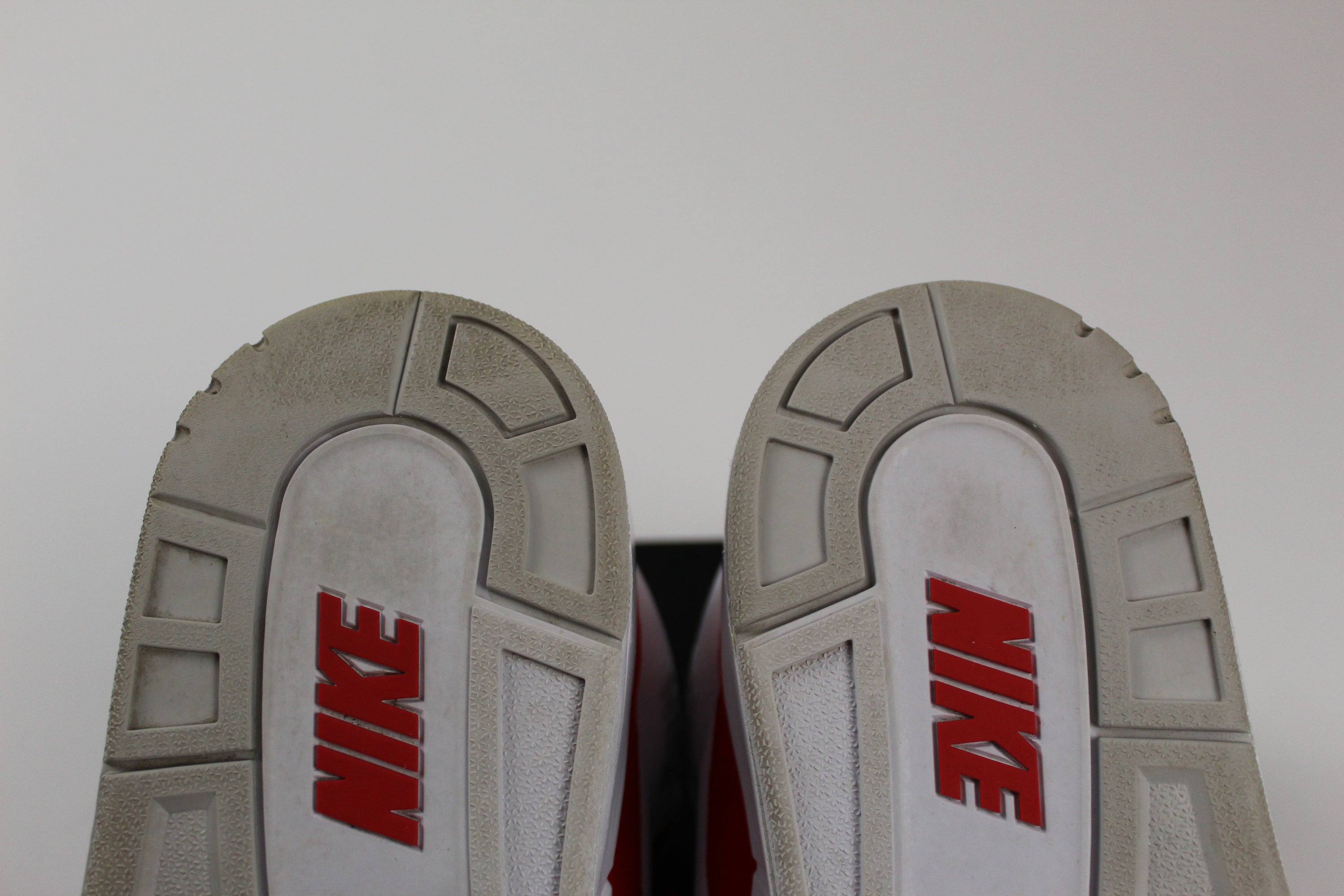 (PRE-OWNED) Jordan 3 Retro Tinker White University Red