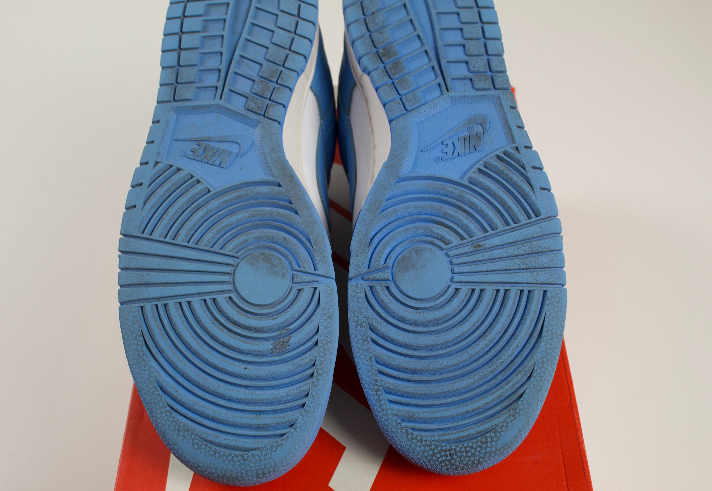 (PRE-OWNED) Nike Dunk Low UNC (2021)