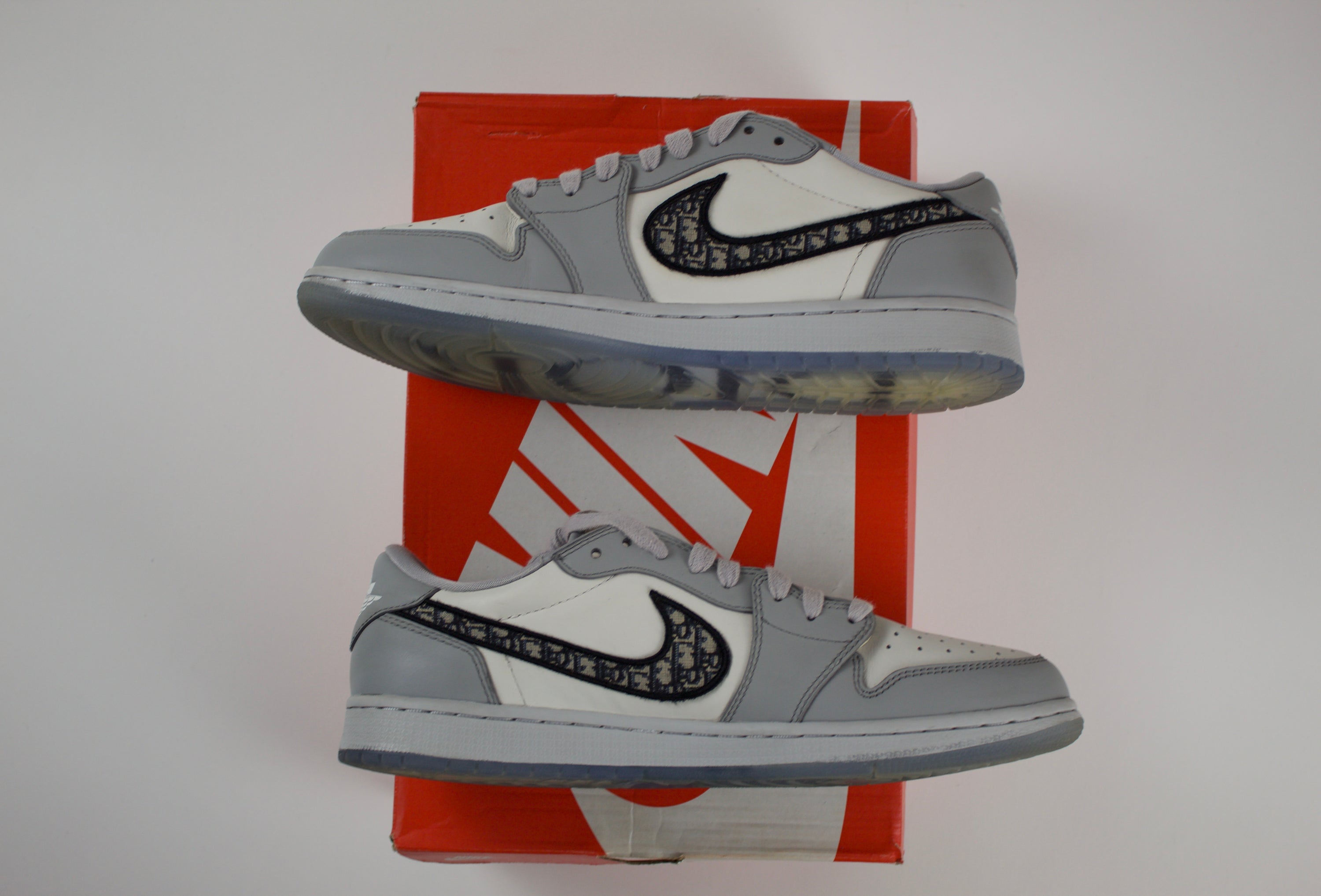 (PRE-OWNED) Jordan 1 Retro Low Dior