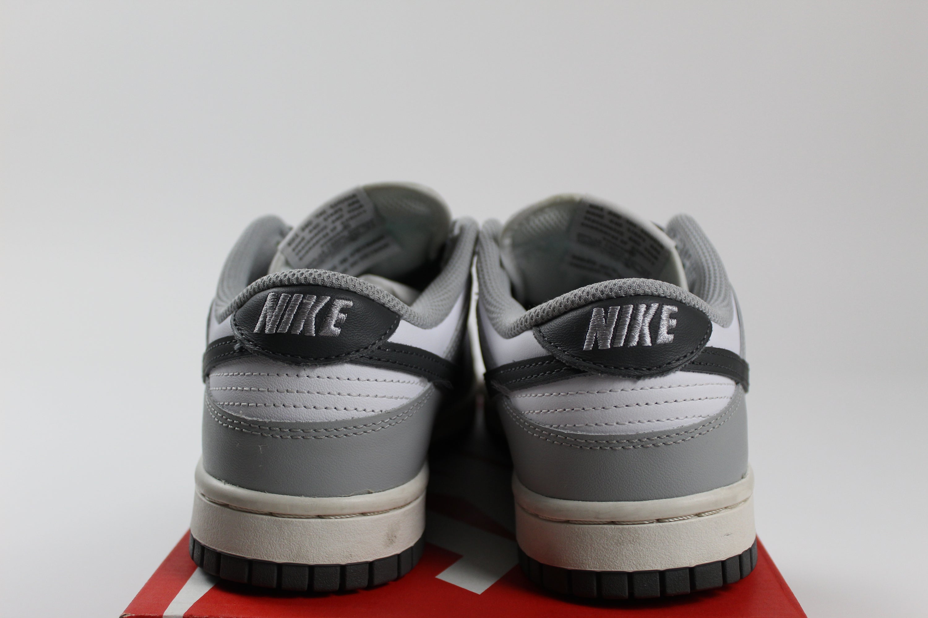 (PRE-OWNED) Nike Dunk Low Light Smoke Grey (WMNS)