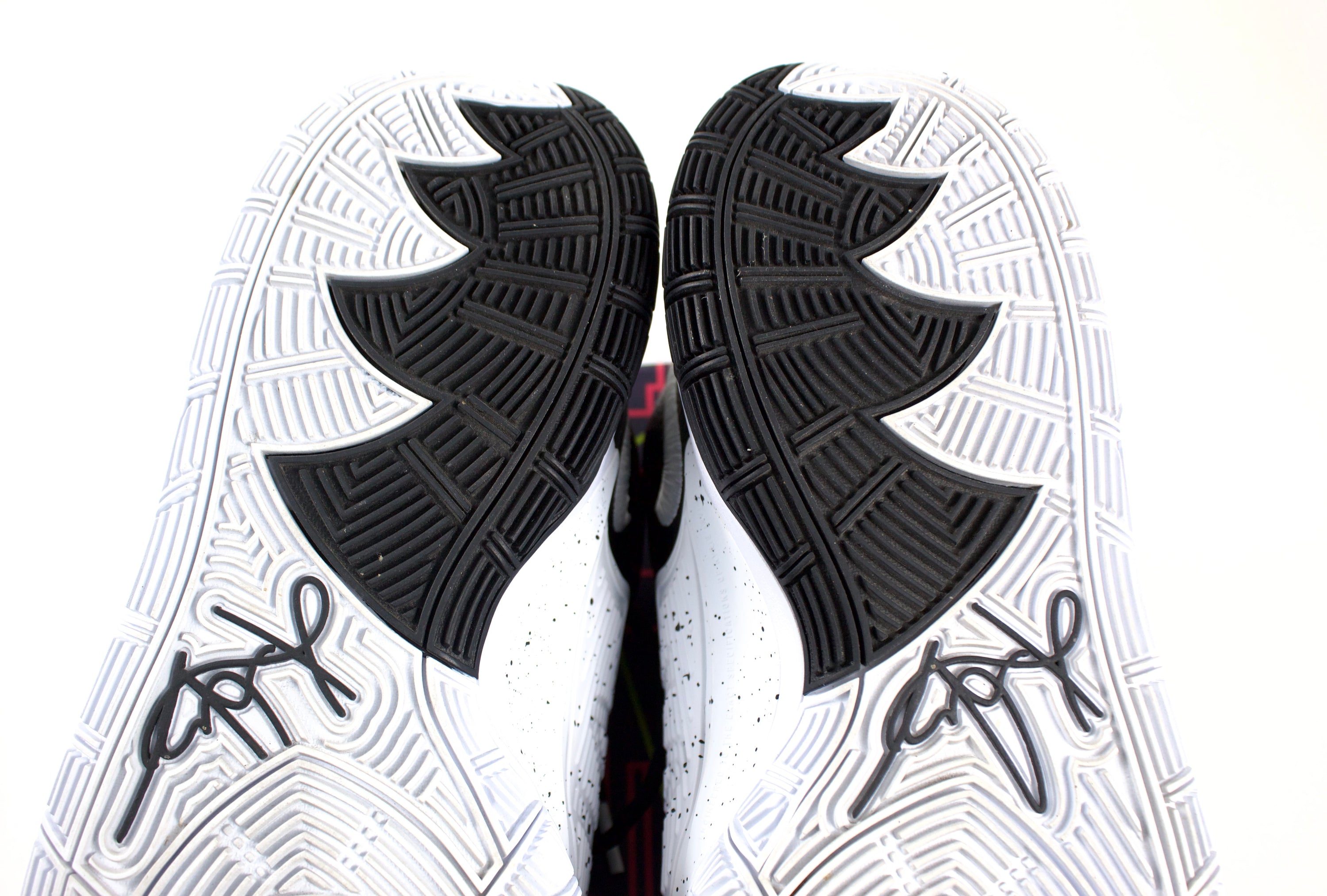 (PRE-OWNED) Nike Kyrie 6 Team Black White