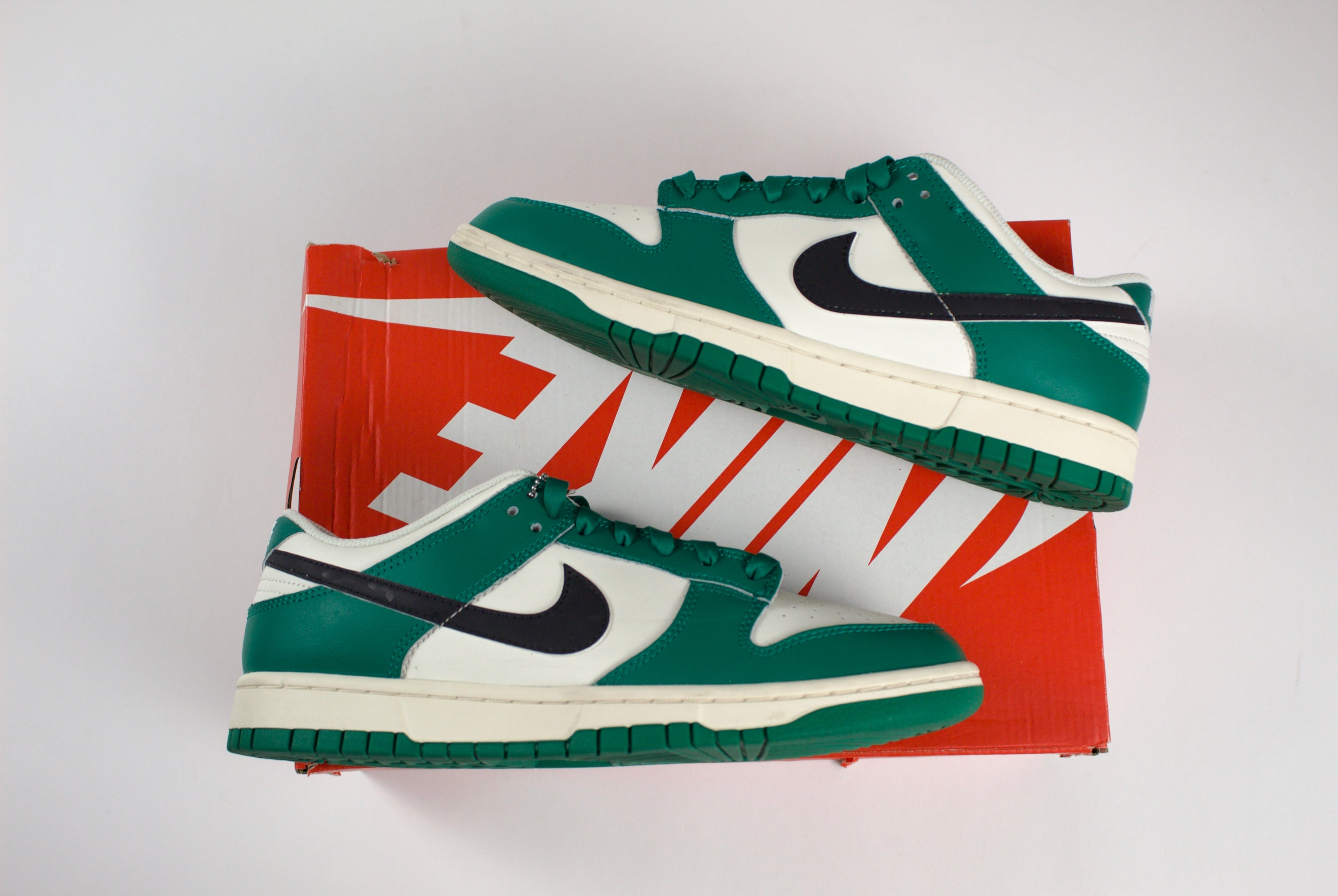 (PRE-OWNED) Nike Dunk Low SE Lottery Pack Malachite Green