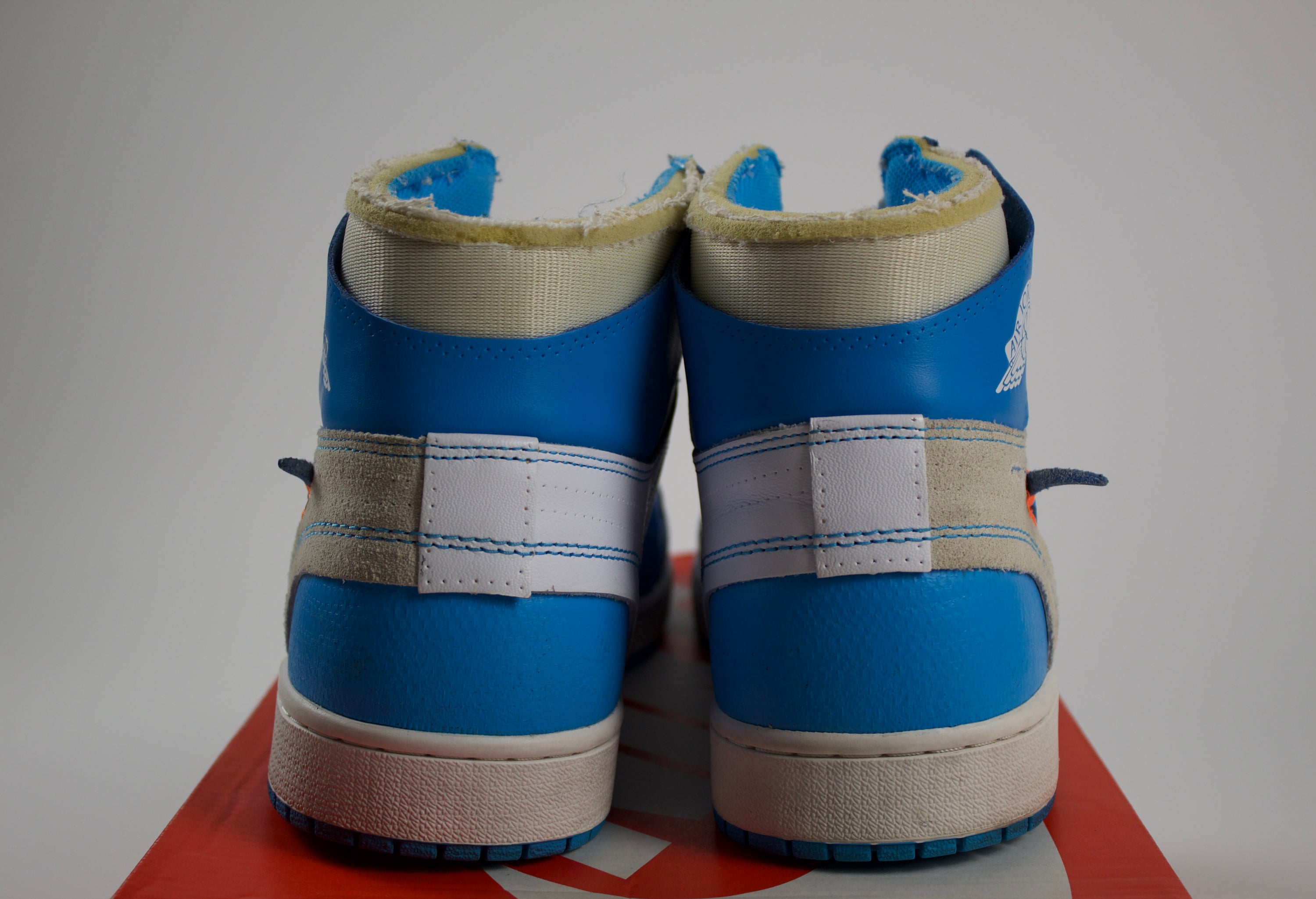 (PRE-OWNED) Jordan 1 Retro High Off-White University Blue