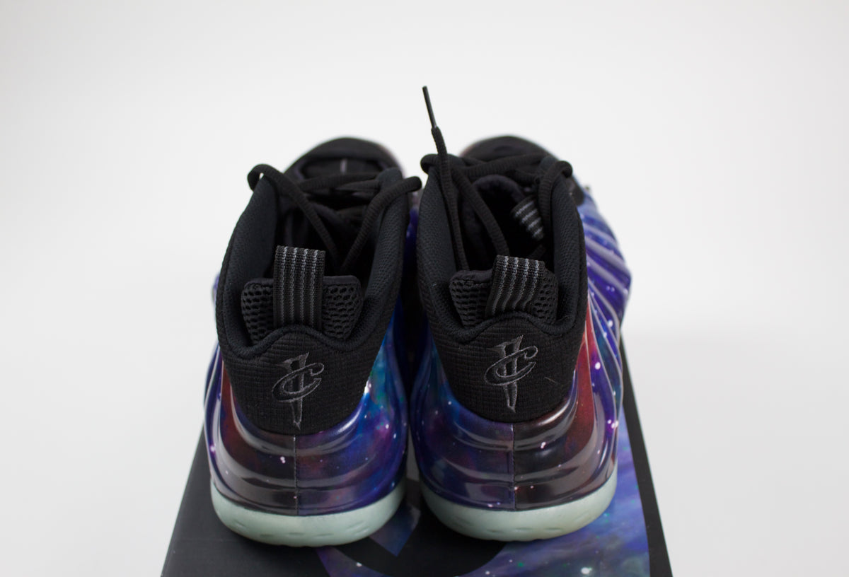 (PRE-OWNED) Nike Air Foamposite One Galaxy (2025)