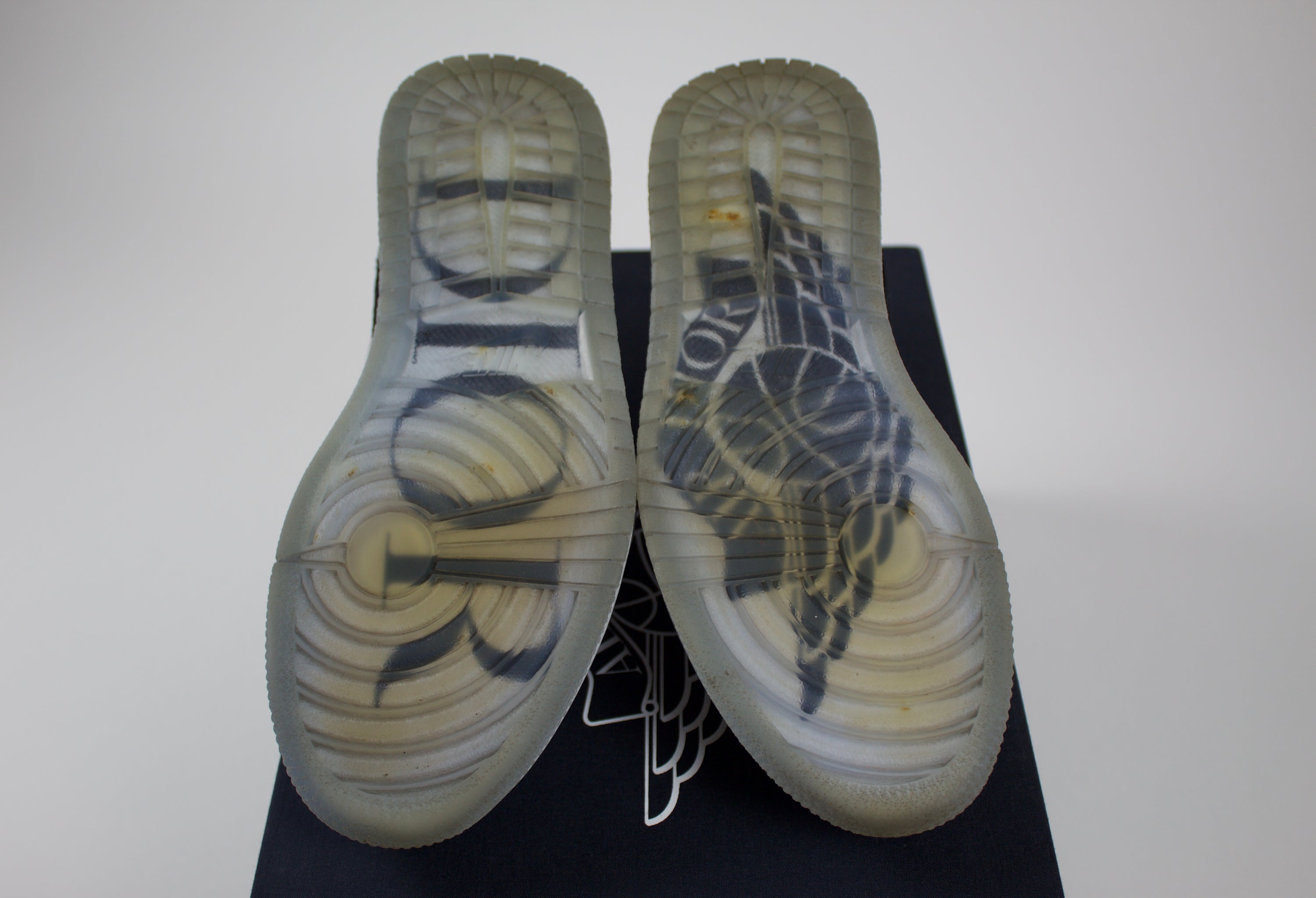 (PRE-OWNED) Jordan 1 Retro Low Dior