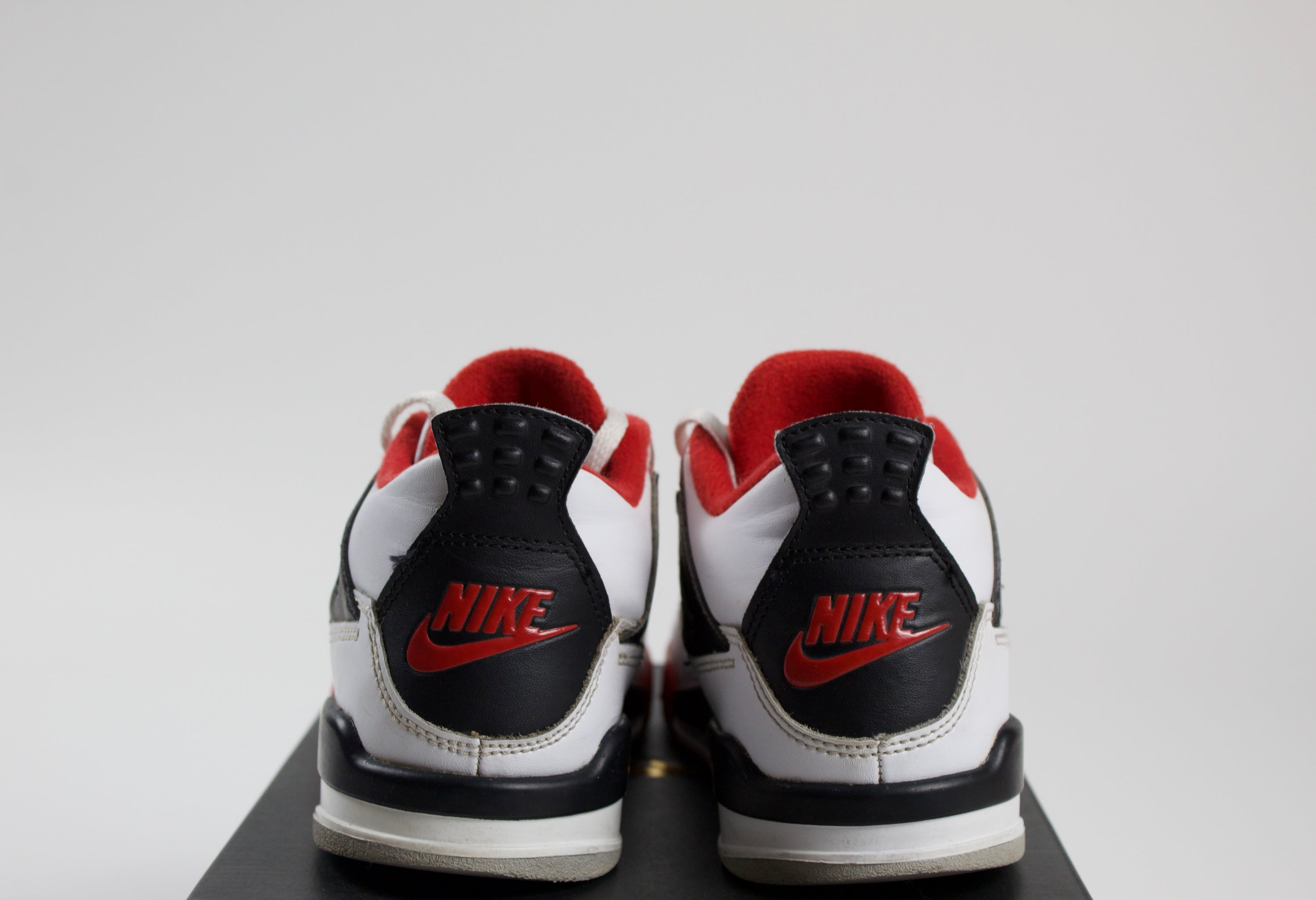 (PRE-OWNED) Jordan 4 Retro Fire Red (2020) (PS)