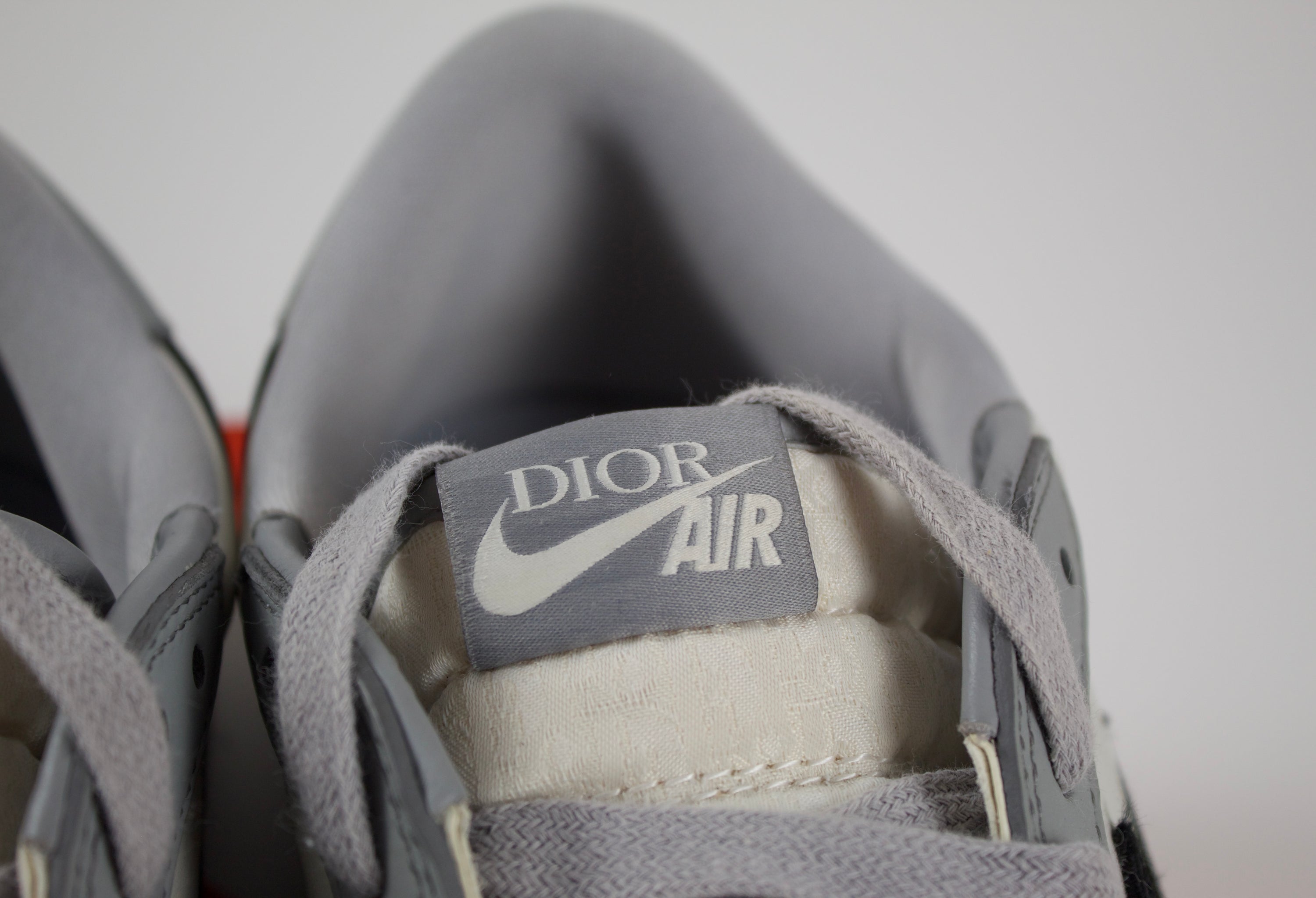 (PRE-OWNED) Jordan 1 Retro Low Dior