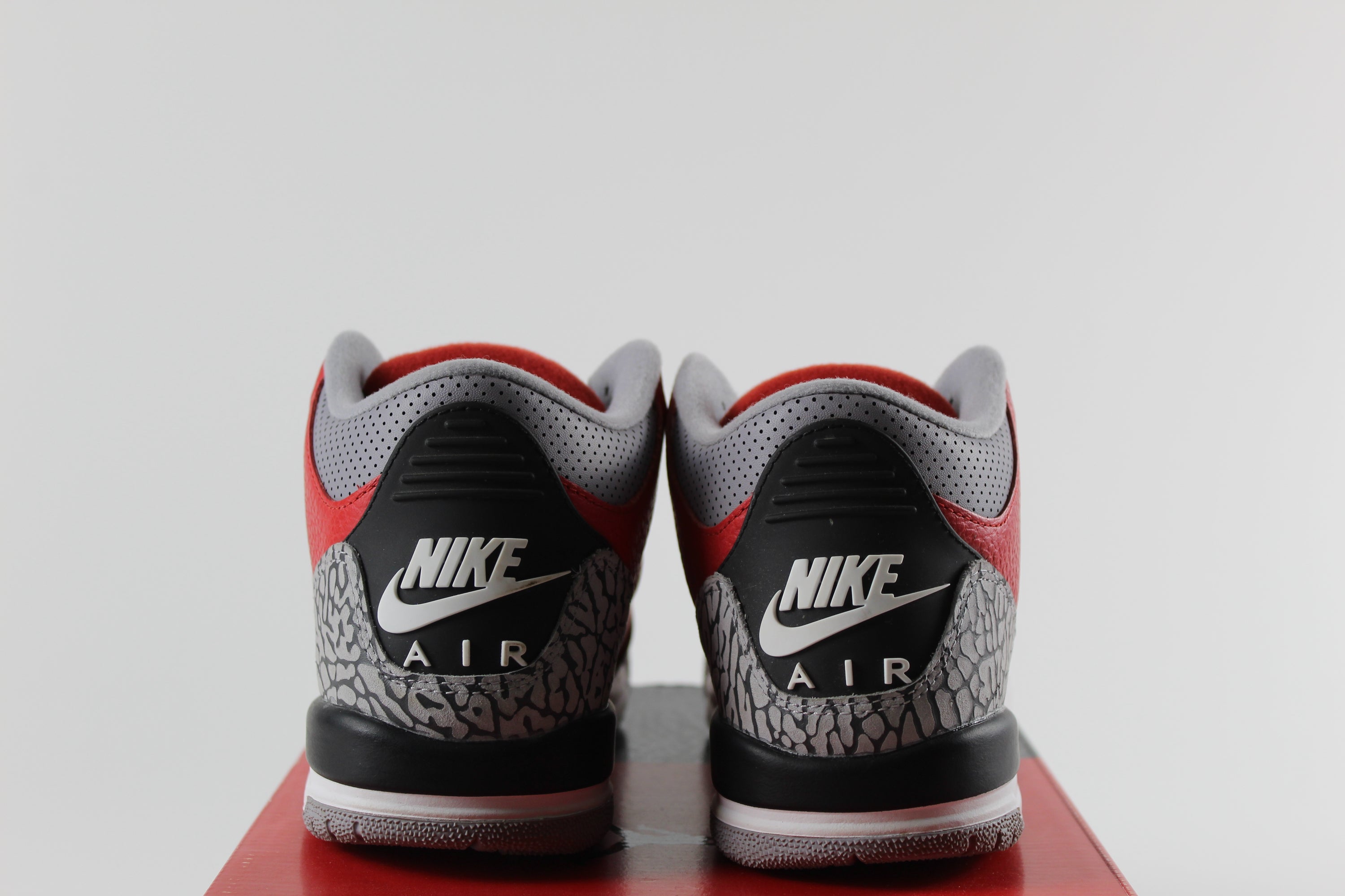 (PRE-OWNED) Jordan 3 Retro SE Fire Red (GS)