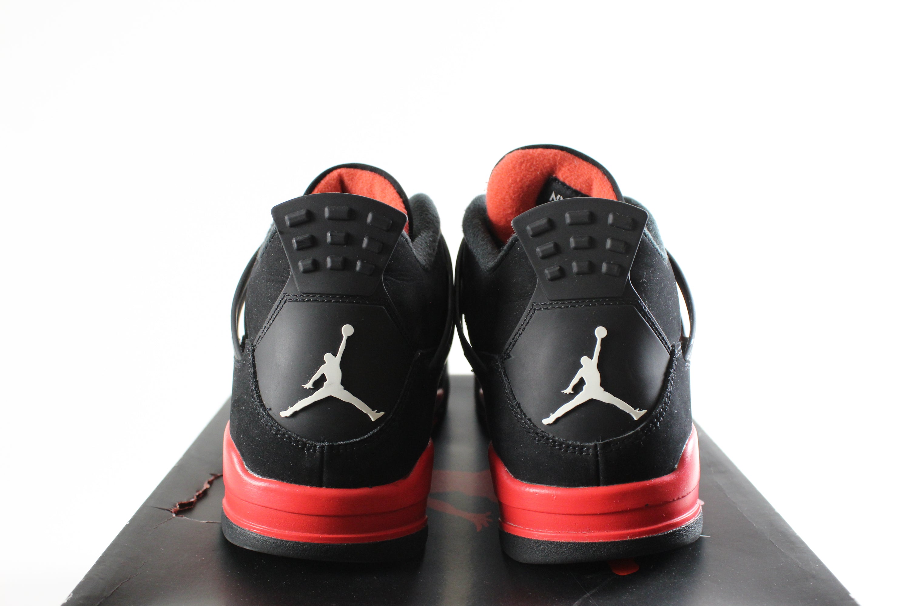 (PRE-OWNED) Jordan 4 Retro Red Thunder