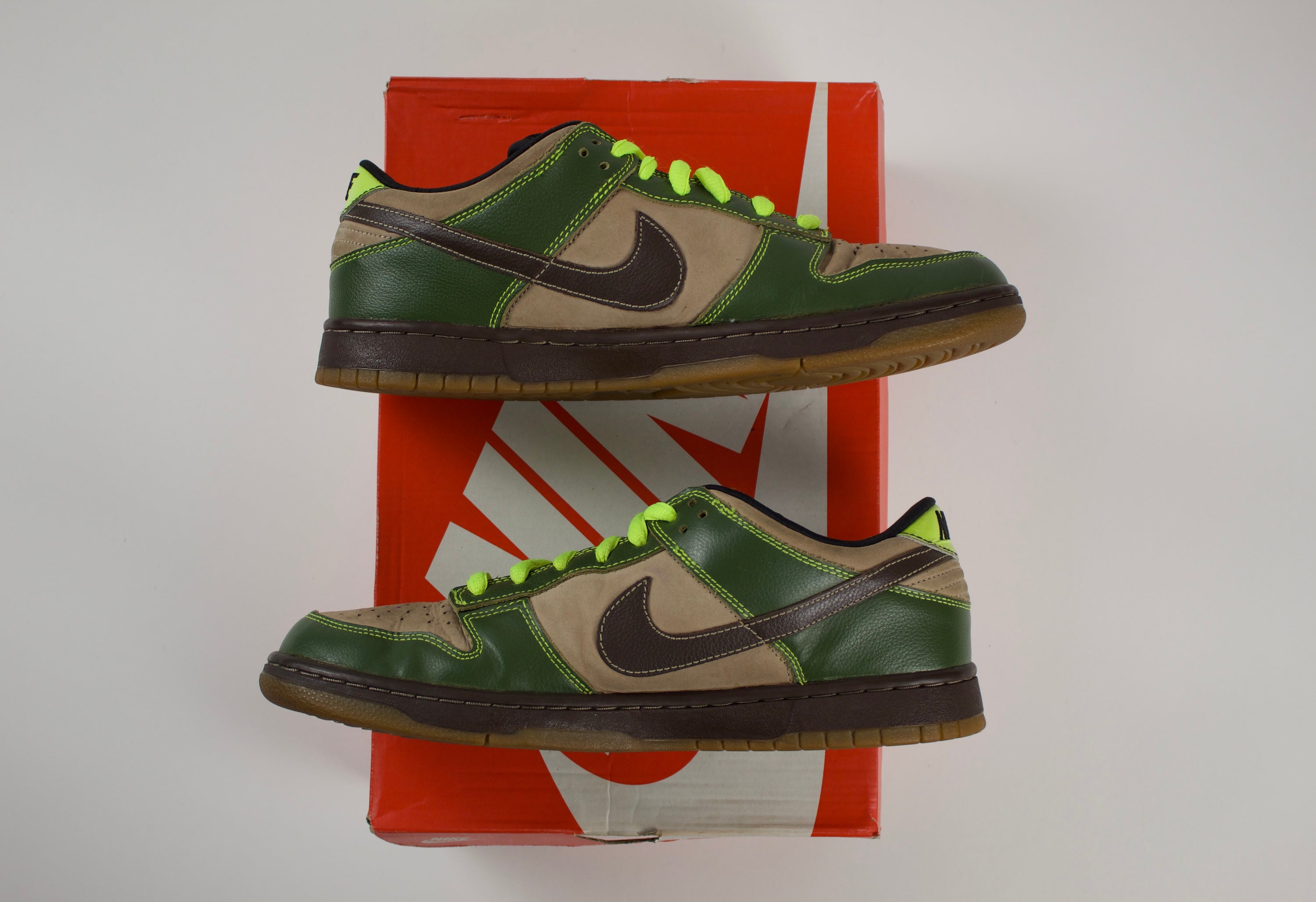 (PRE-OWNED) Nike SB Dunk Low Jedi