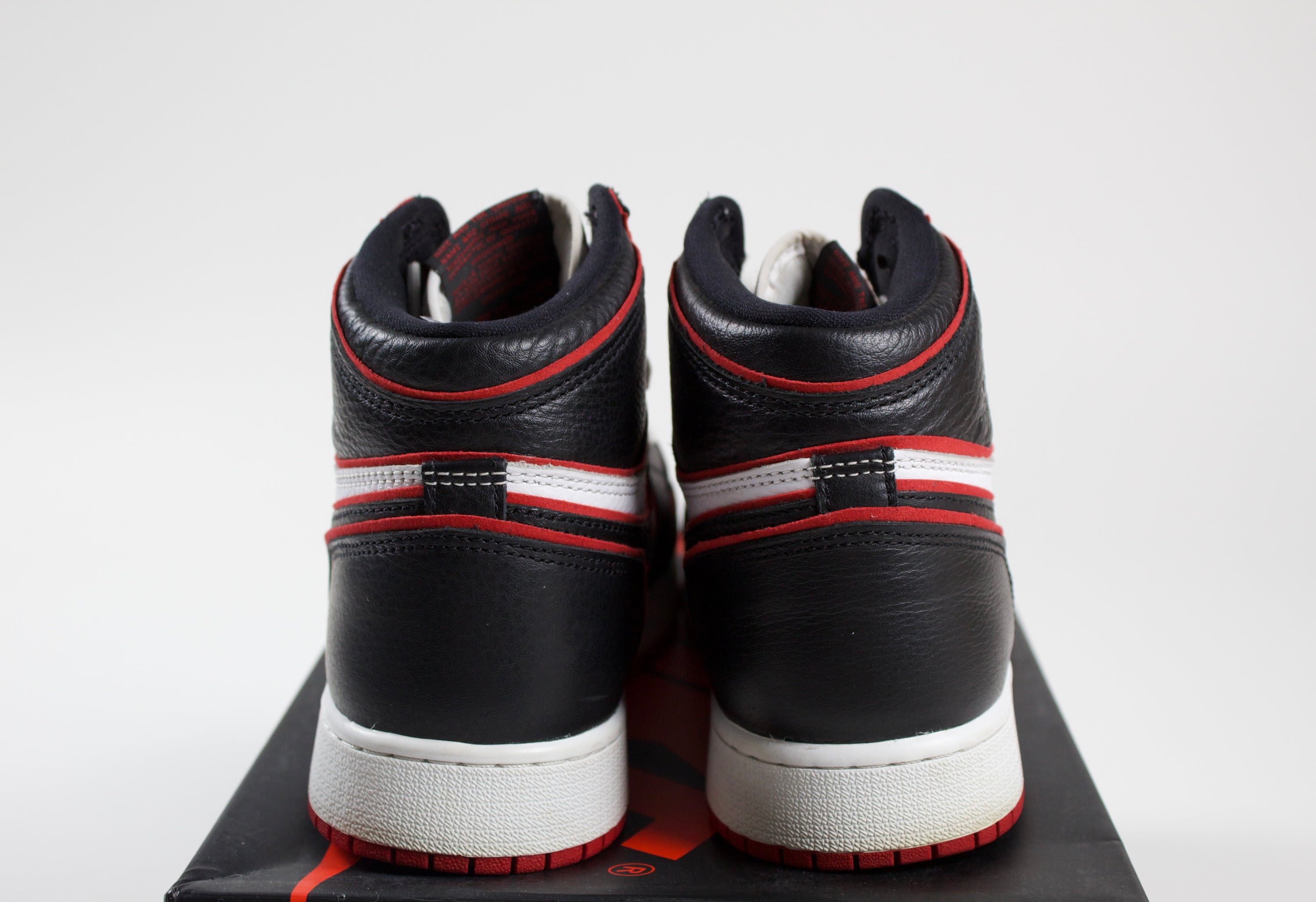 (PRE-OWNED) Jordan 1 Retro High Bloodline (GS)