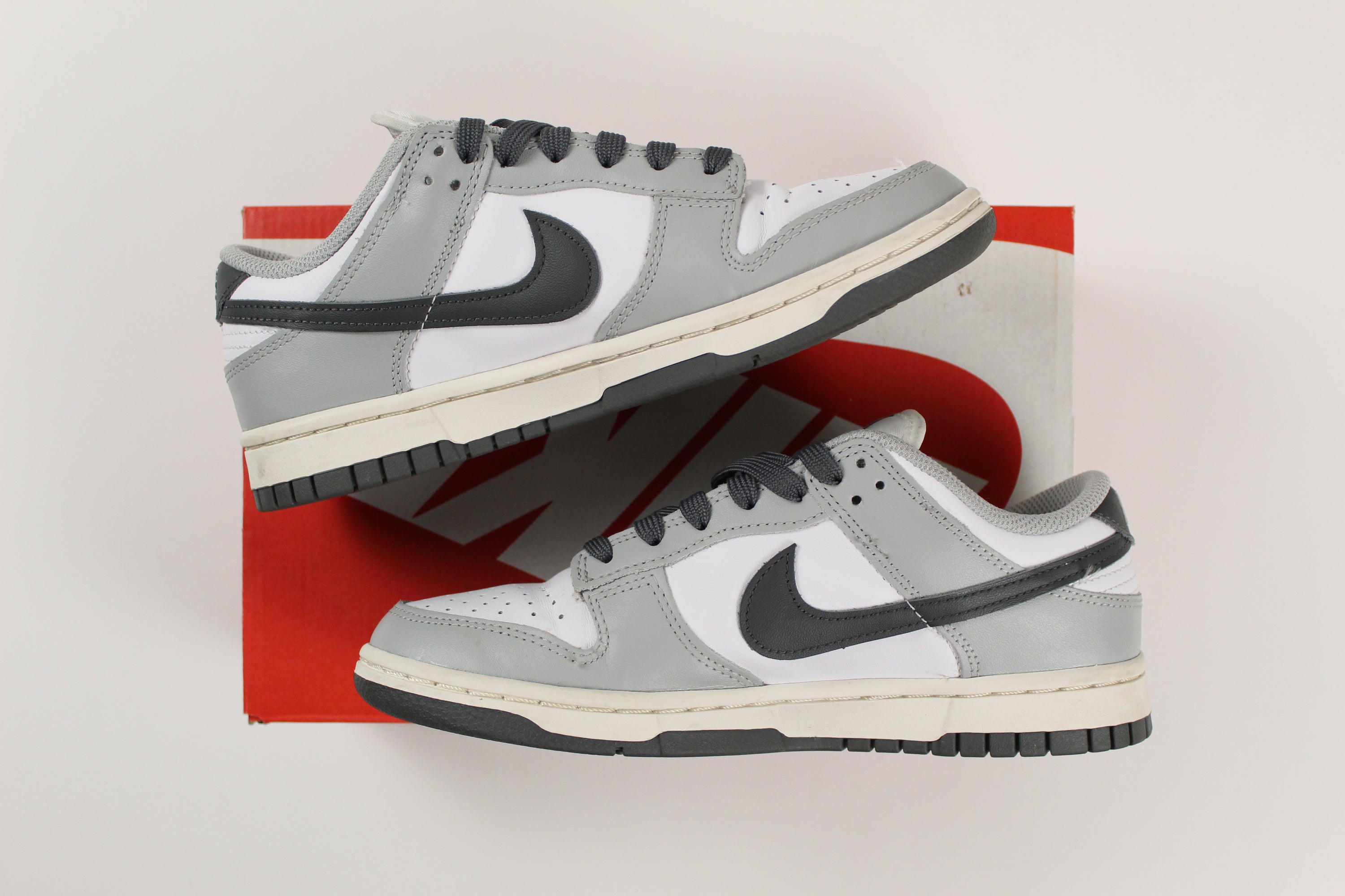 (PRE-OWNED) Nike Dunk Low Light Smoke Grey (WMNS)