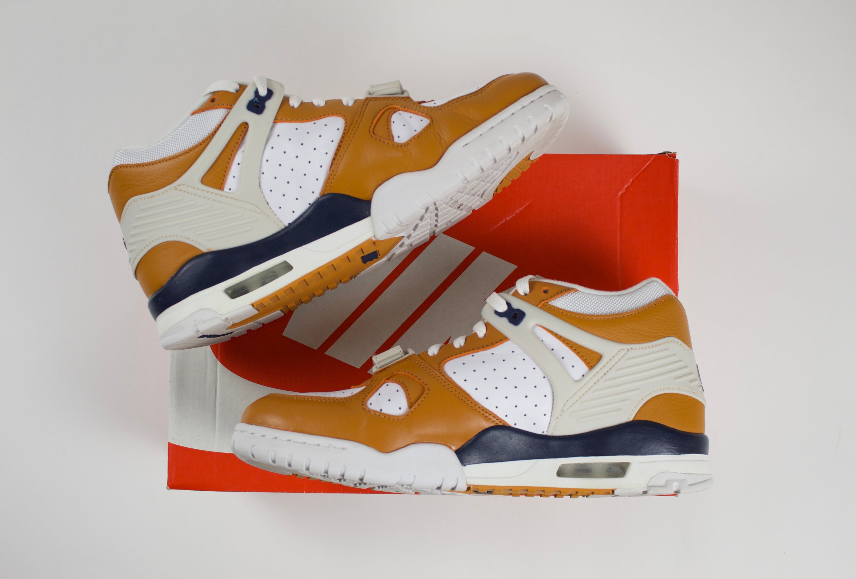 (PRE-OWNED) Nike Air Trainer 3 Medicine Ball (2019)