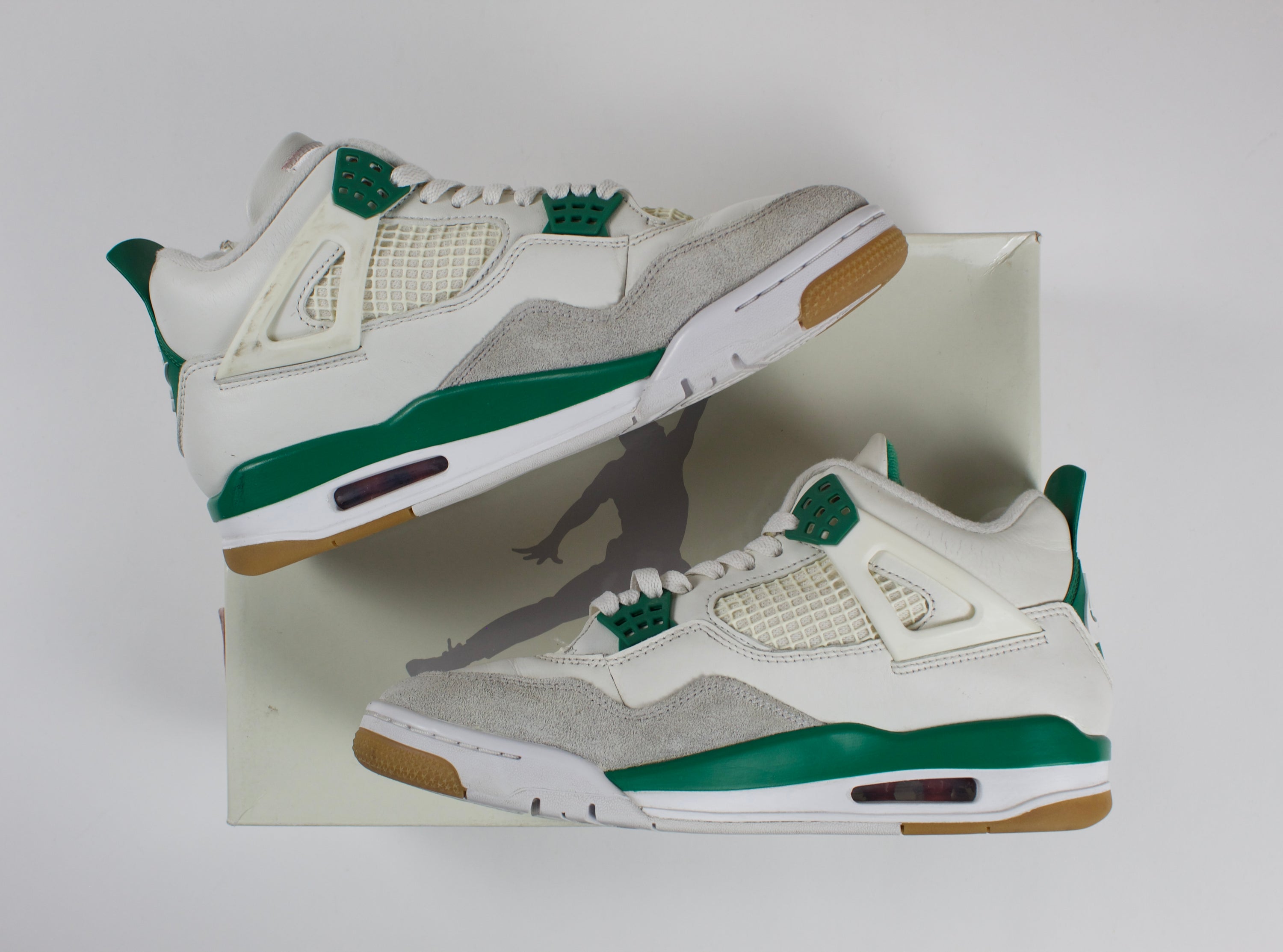 (PRE-OWNED) Jordan 4 Retro SB Pine Green