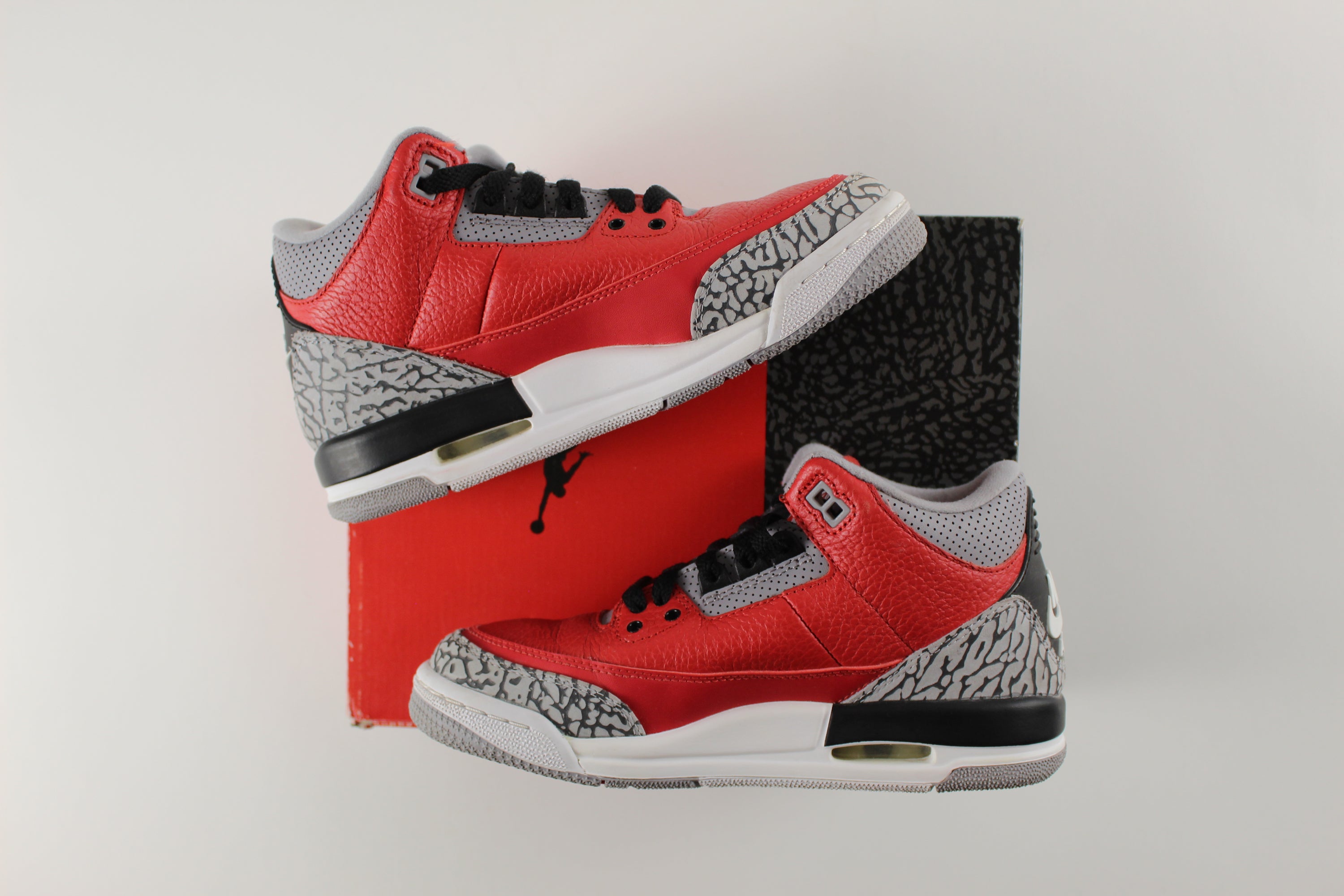 (PRE-OWNED) Jordan 3 Retro SE Fire Red (GS)