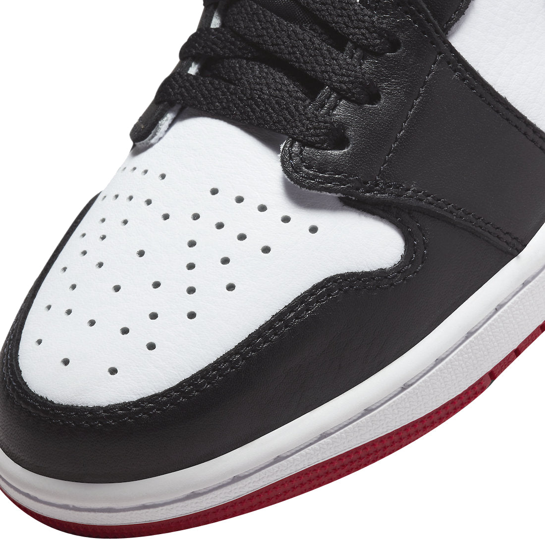 Jordan 1 Retro Low OG Black Toe (2023)