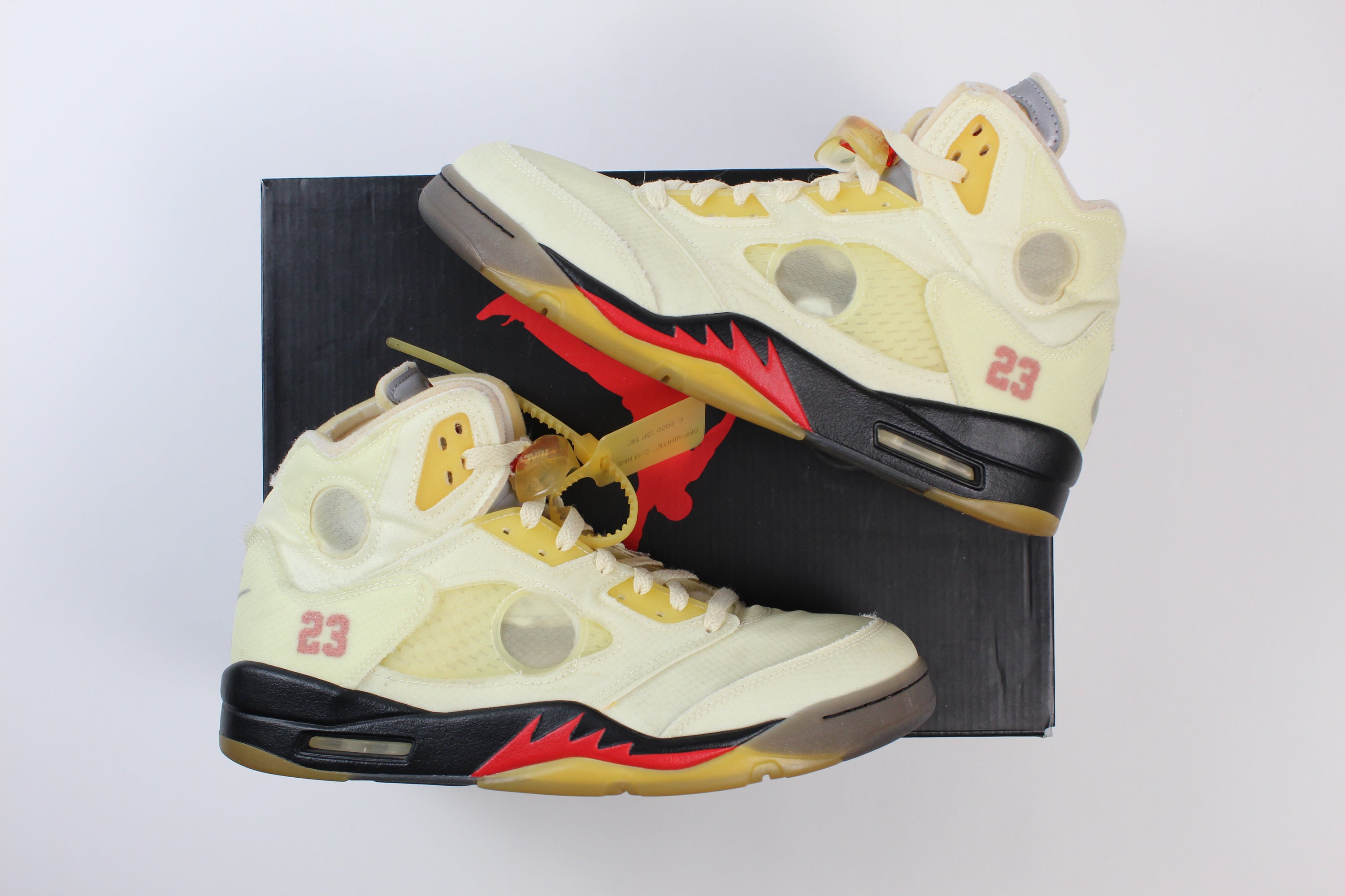 (PRE-OWNED) Jordan 5 Retro Off-White Sail